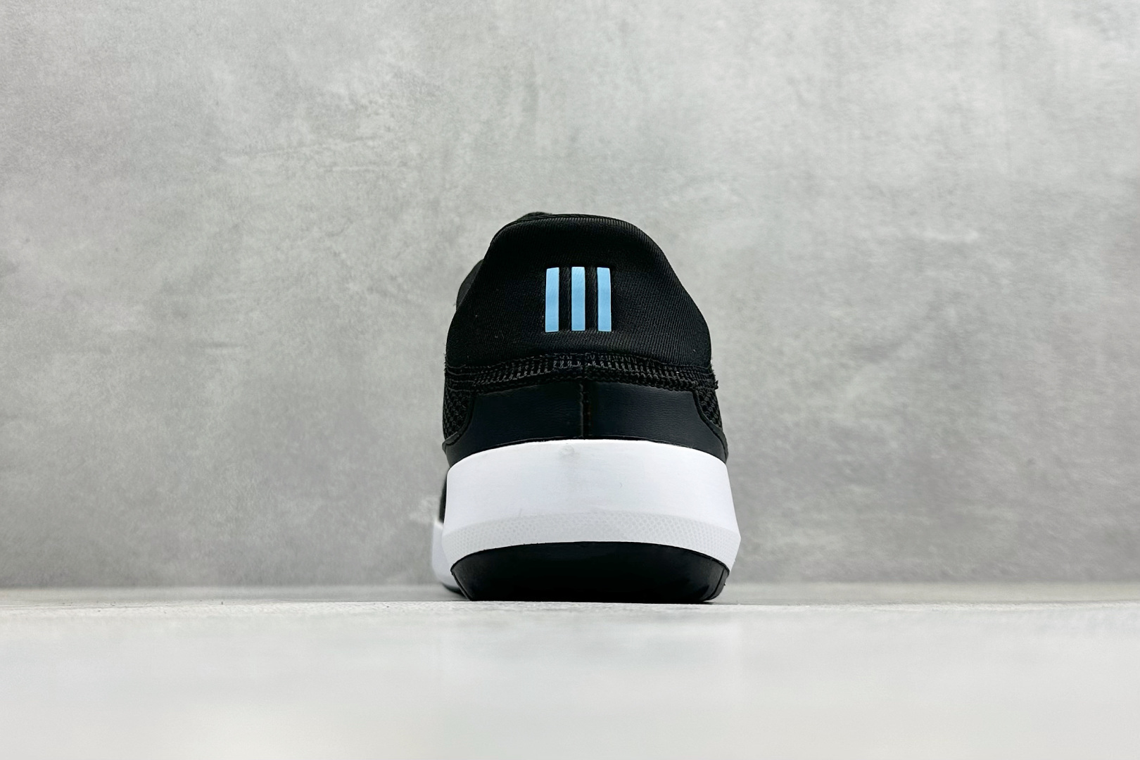 Adidas Roamboat 轻便舒适防滑耐磨 低帮跑步鞋 JH9756 Adidas Roamboat 轻便舒适防滑耐磨 低帮跑步鞋 JH9756