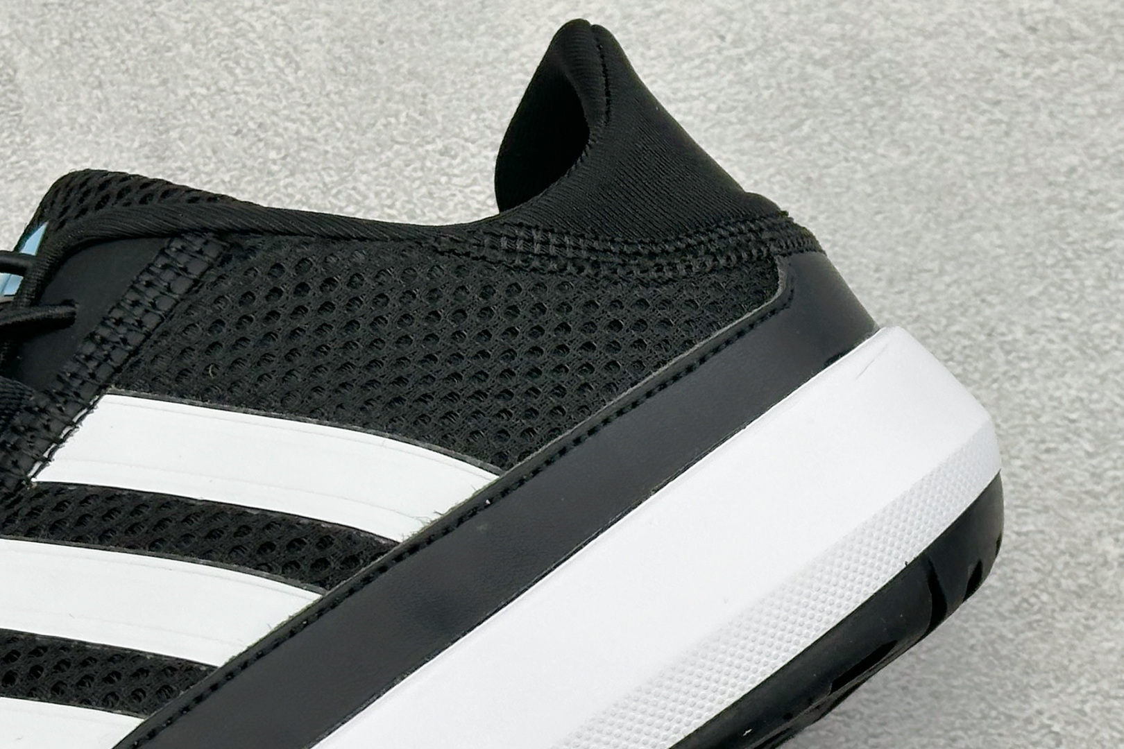 Adidas Roamboat 轻便舒适防滑耐磨 低帮跑步鞋 JH9756 Adidas Roamboat 轻便舒适防滑耐磨 低帮跑步鞋 JH9756
