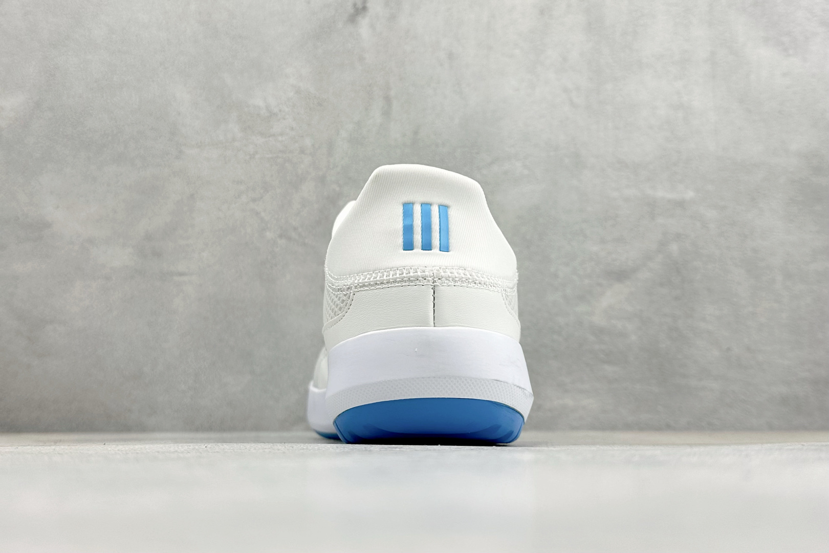 Adidas Roamboat 轻便舒适防滑耐磨 低帮跑步鞋 JH9758 Adidas Roamboat 轻便舒适防滑耐磨 低帮跑步鞋 JH9758