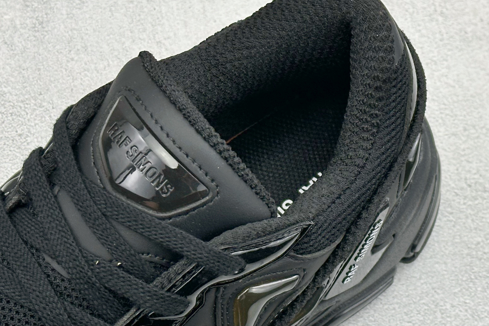 Raf Simons Pharaxus 舒适百搭低帮生活休闲鞋 HR830001S Raf Simons Pharaxus 舒适百搭低帮生活休闲鞋 HR830001S