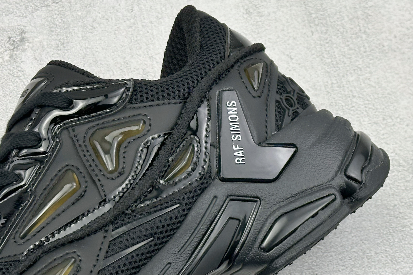 Raf Simons Pharaxus 舒适百搭低帮生活休闲鞋 HR830001S Raf Simons Pharaxus 舒适百搭低帮生活休闲鞋 HR830001S