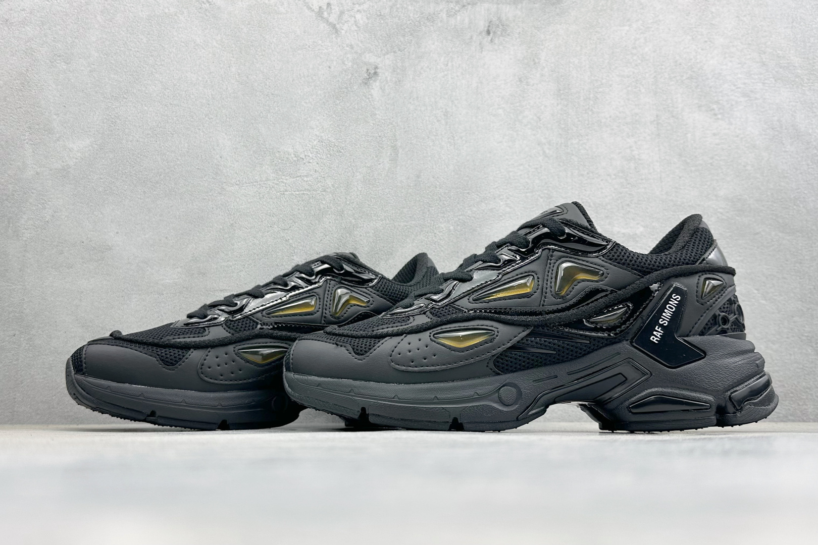 Raf Simons Pharaxus 舒适百搭低帮生活休闲鞋 HR830001S Raf Simons Pharaxus 舒适百搭低帮生活休闲鞋 HR830001S
