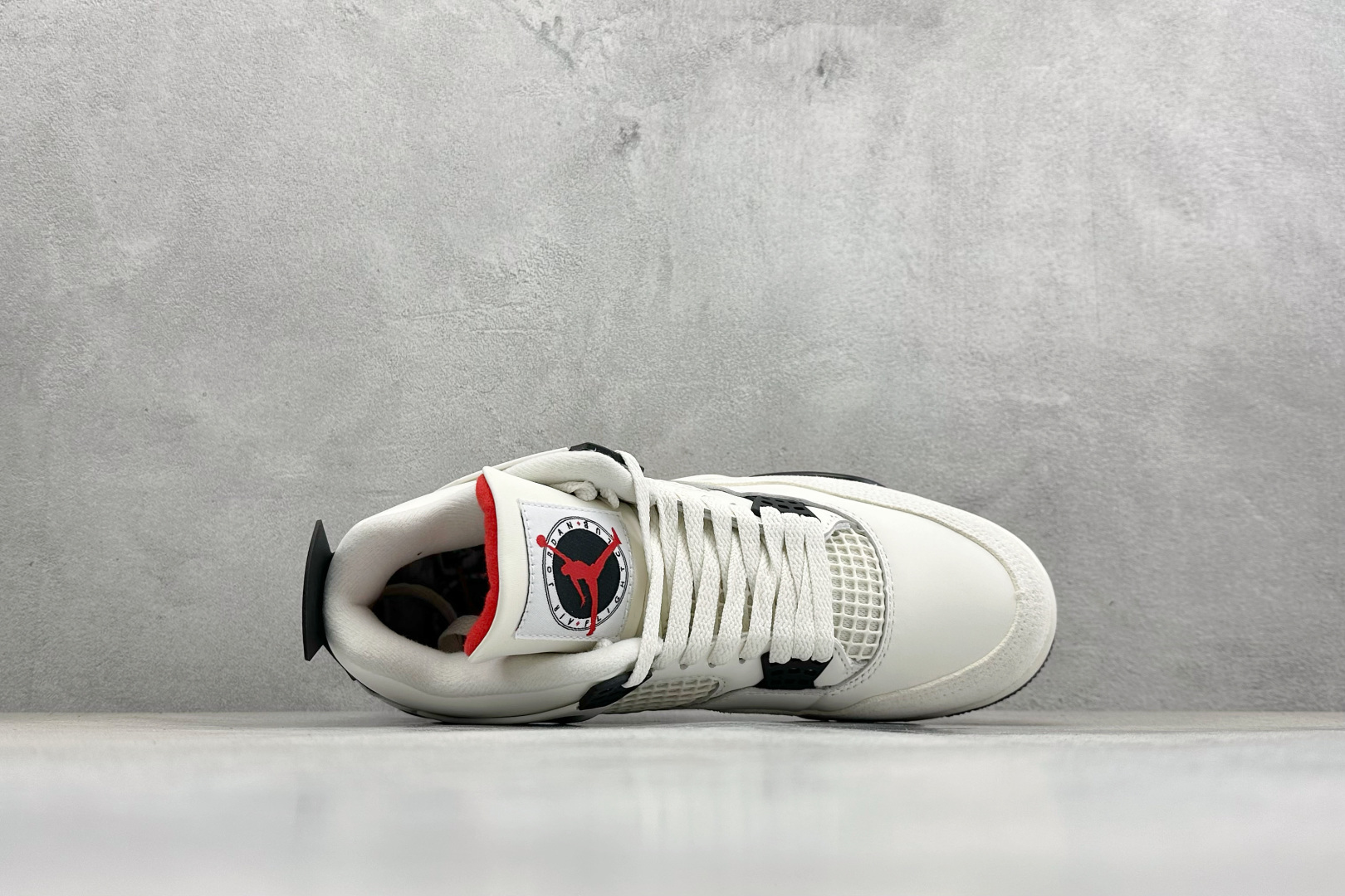 Air Jordan AJ4 Retro 中帮篮球鞋 IM4002-100 Air Jordan AJ4 Retro 中帮篮球鞋 IM4002-100