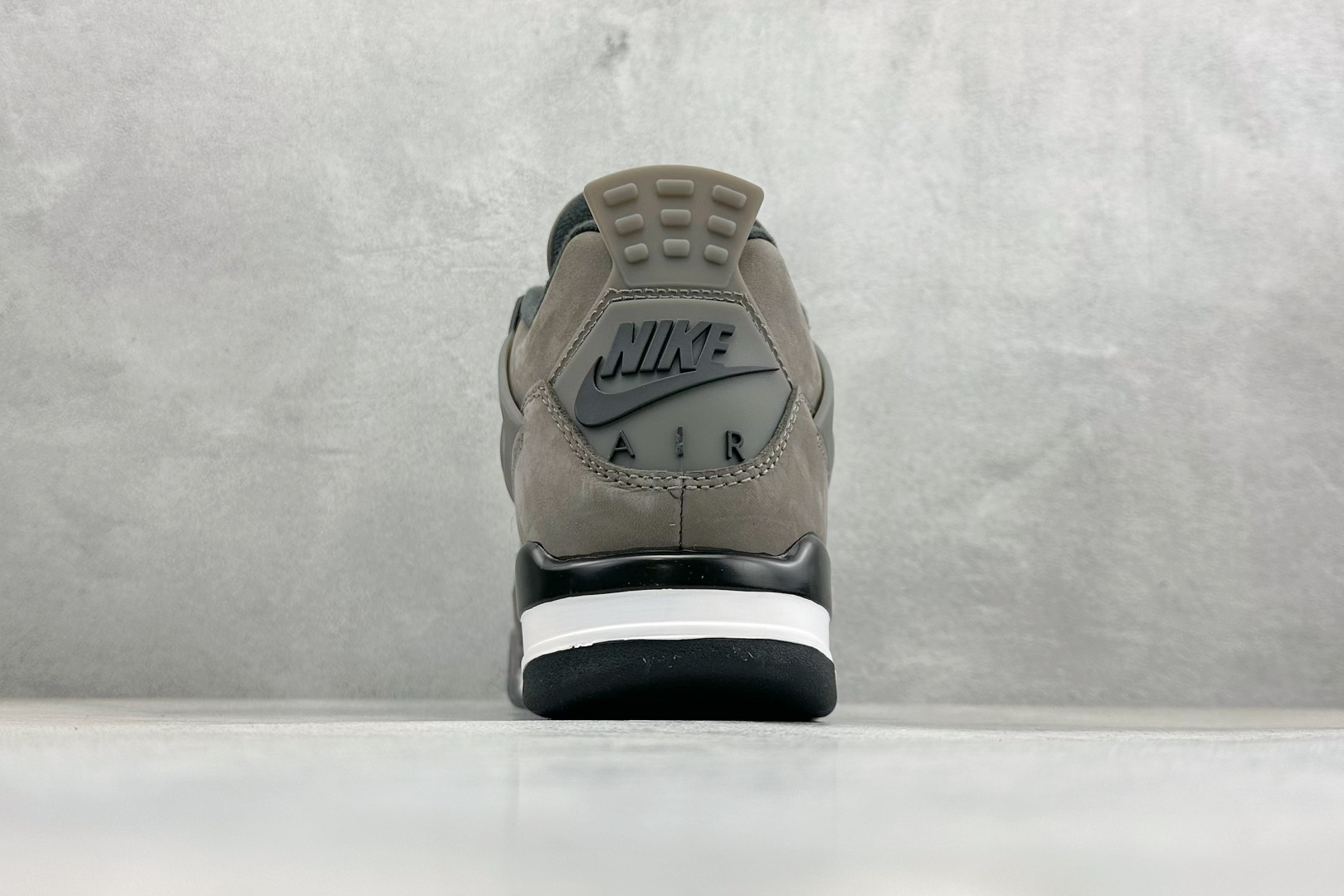 Air Jordan AJ4 Retro 中帮篮球鞋 FV5029-200 Air Jordan AJ4 Retro 中帮篮球鞋 FV5029-200