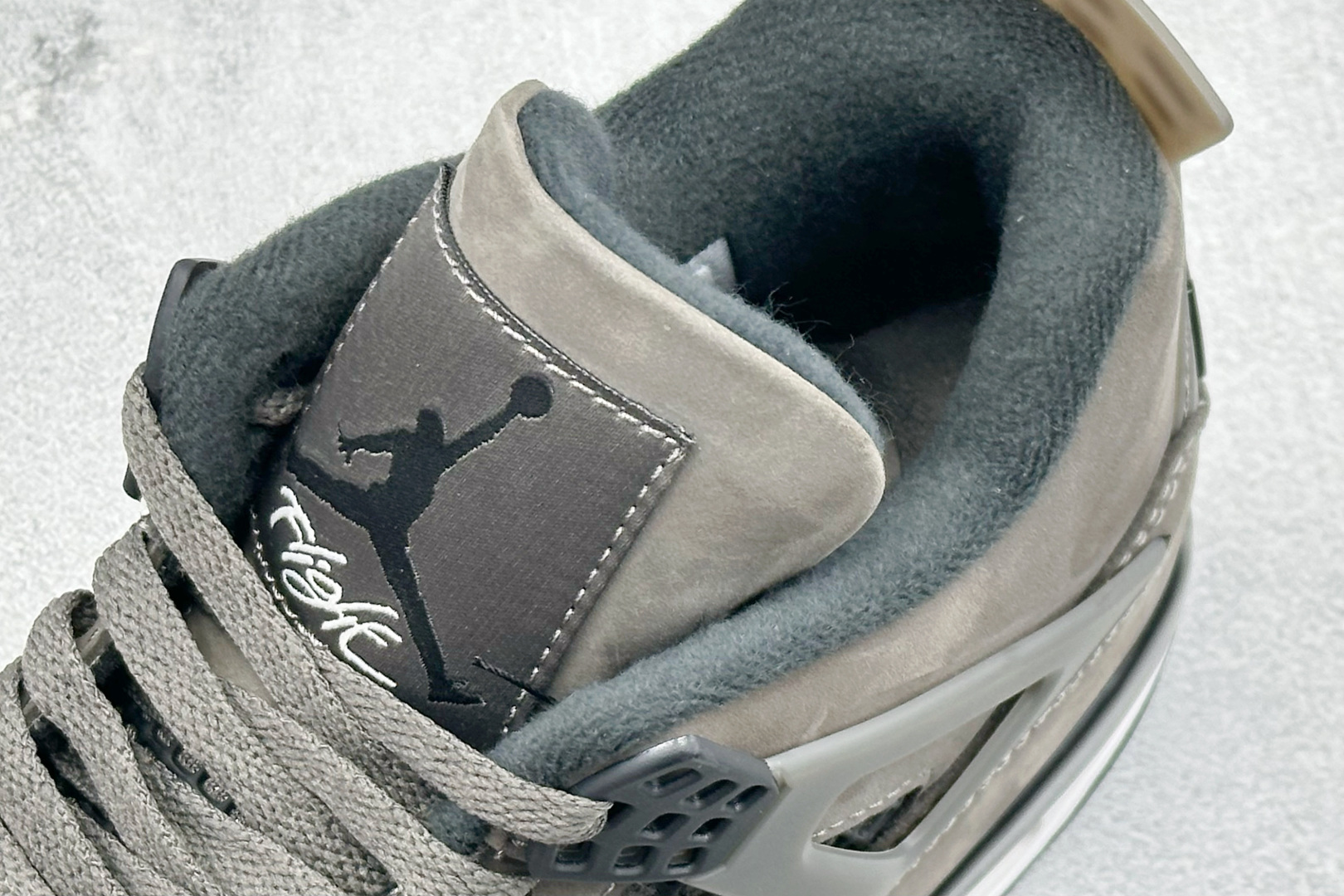 Air Jordan AJ4 Retro 中帮篮球鞋 FV5029-200 Air Jordan AJ4 Retro 中帮篮球鞋 FV5029-200