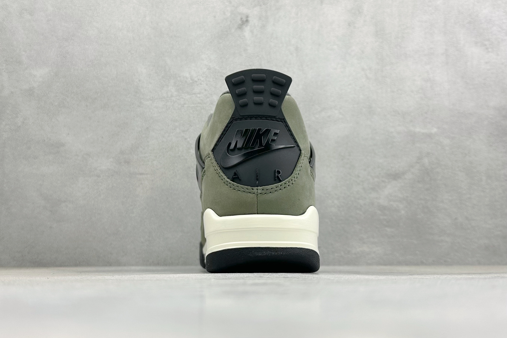 Air Jordan AJ4 Retro 中帮篮球鞋 IB1519-200 Air Jordan AJ4 Retro 中帮篮球鞋 IB1519-200