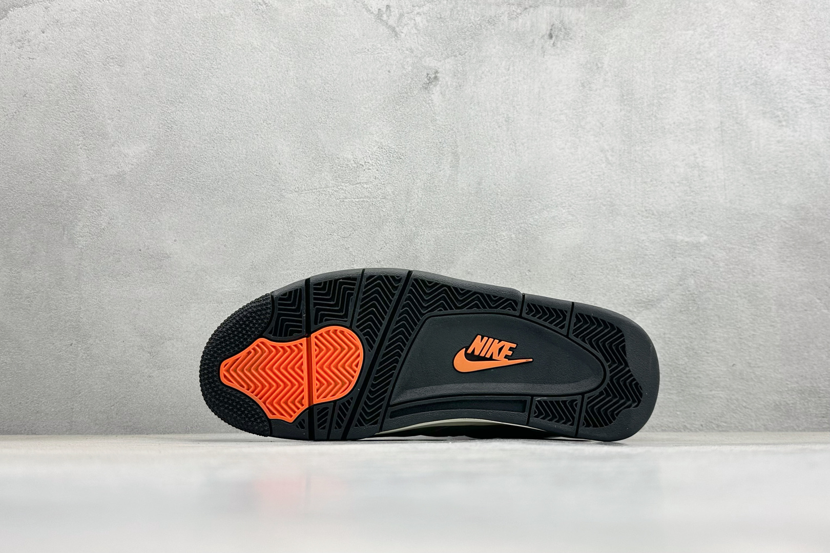 Air Jordan AJ4 Retro 中帮篮球鞋 IB1519-200 Air Jordan AJ4 Retro 中帮篮球鞋 IB1519-200
