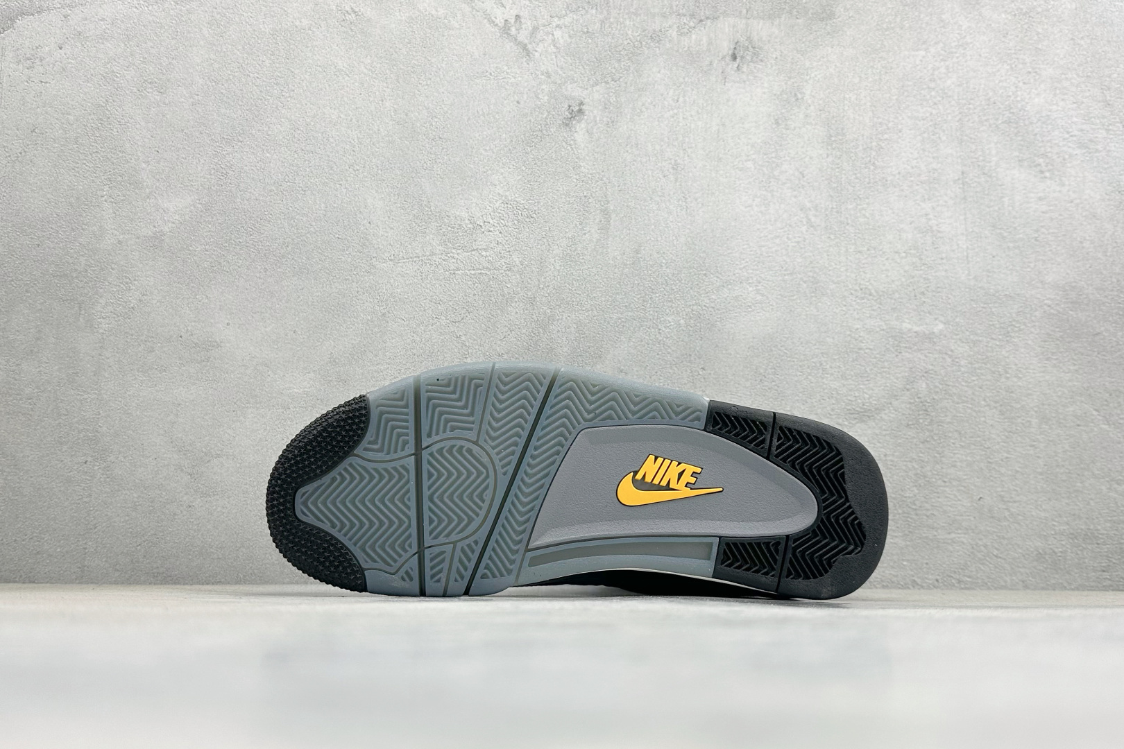Air Jordan AJ4 Retro 中帮篮球鞋 FV5029-500 Air Jordan AJ4 Retro 中帮篮球鞋 FV5029-500