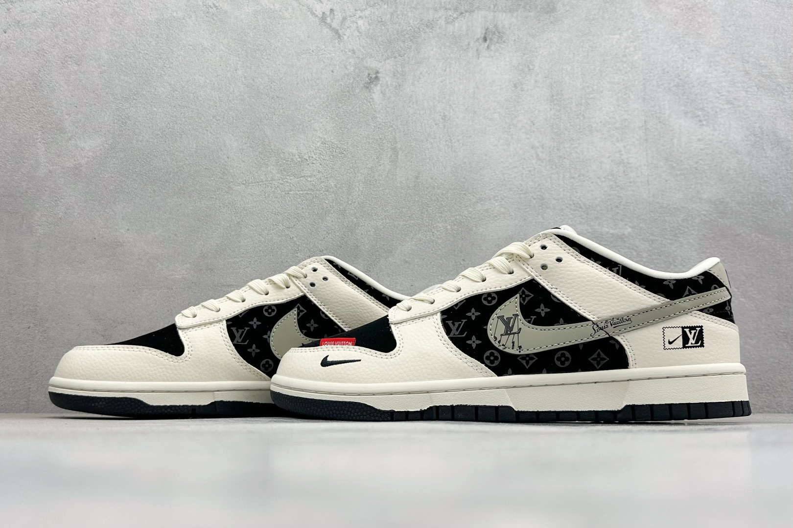 联名潮鞋 街头天花板 SB DUNK LOW 经典低帮版型融合LV老花元素 MN1688-113 联名潮鞋 街头天花板 SB DUNK LOW 经典低帮版型融合LV老花元素 MN1688-113