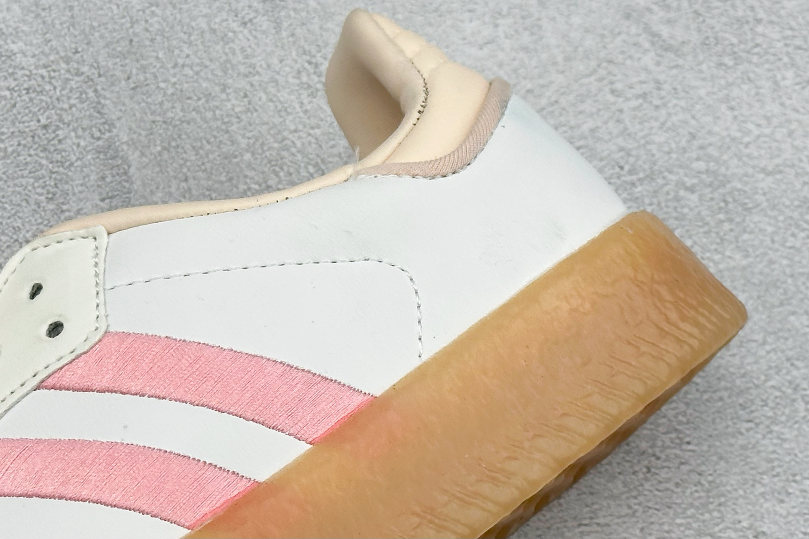 XH版Adidas originals SAMBAE VALENTINE W 百搭单品 复古桑巴板鞋 JR3334 XH版Adidas originals SAMBAE VALENTINE W 百搭单品 复古桑巴板鞋 JR3334