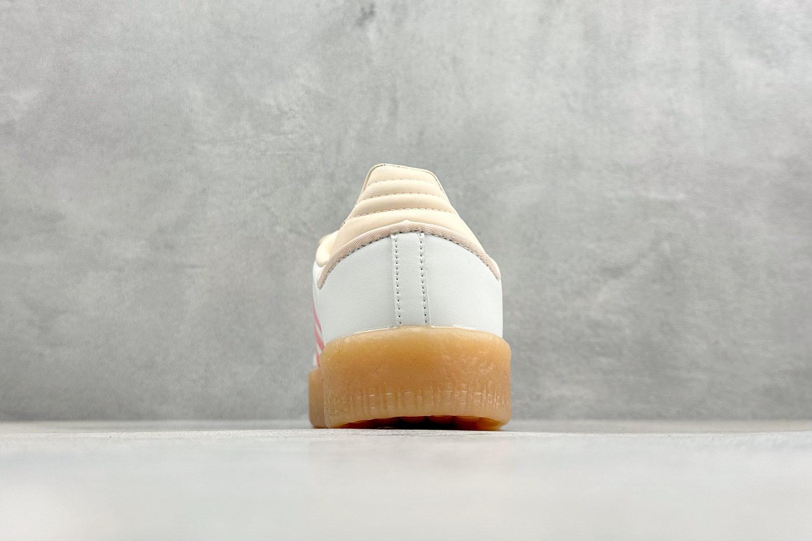 XH版Adidas originals SAMBAE VALENTINE W 百搭单品 复古桑巴板鞋 JR3334 XH版Adidas originals SAMBAE VALENTINE W 百搭单品 复古桑巴板鞋 JR3334