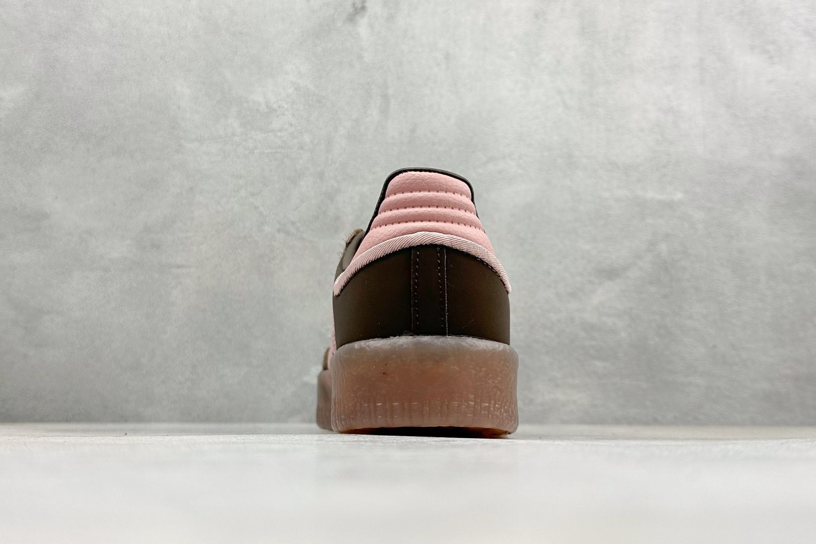 XH版Adidas originals SAMBAE VALENTINE W 百搭单品 复古桑巴板鞋 JI2744 XH版Adidas originals SAMBAE VALENTINE W 百搭单品 复古桑巴板鞋 JI2744