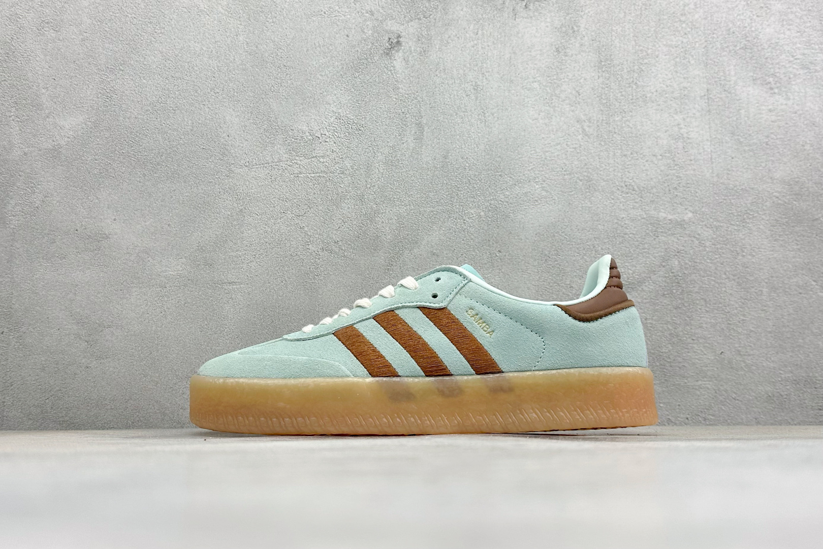 XH版Adidas originals SAMBAE VALENTINE W 百搭单品 复古桑巴板鞋 JH8835 XH版Adidas originals SAMBAE VALENTINE W 百搭单品 复古桑巴板鞋 JH8835