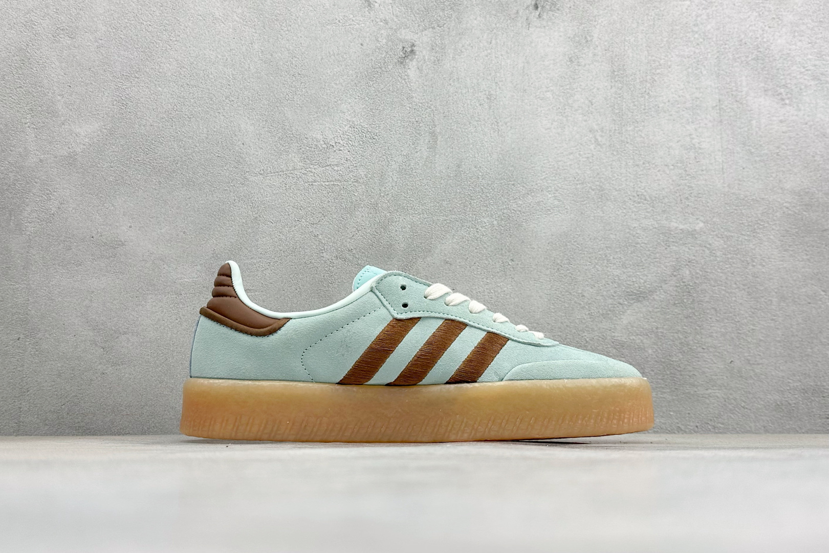 XH版Adidas originals SAMBAE VALENTINE W 百搭单品 复古桑巴板鞋 JH8835 XH版Adidas originals SAMBAE VALENTINE W 百搭单品 复古桑巴板鞋 JH8835