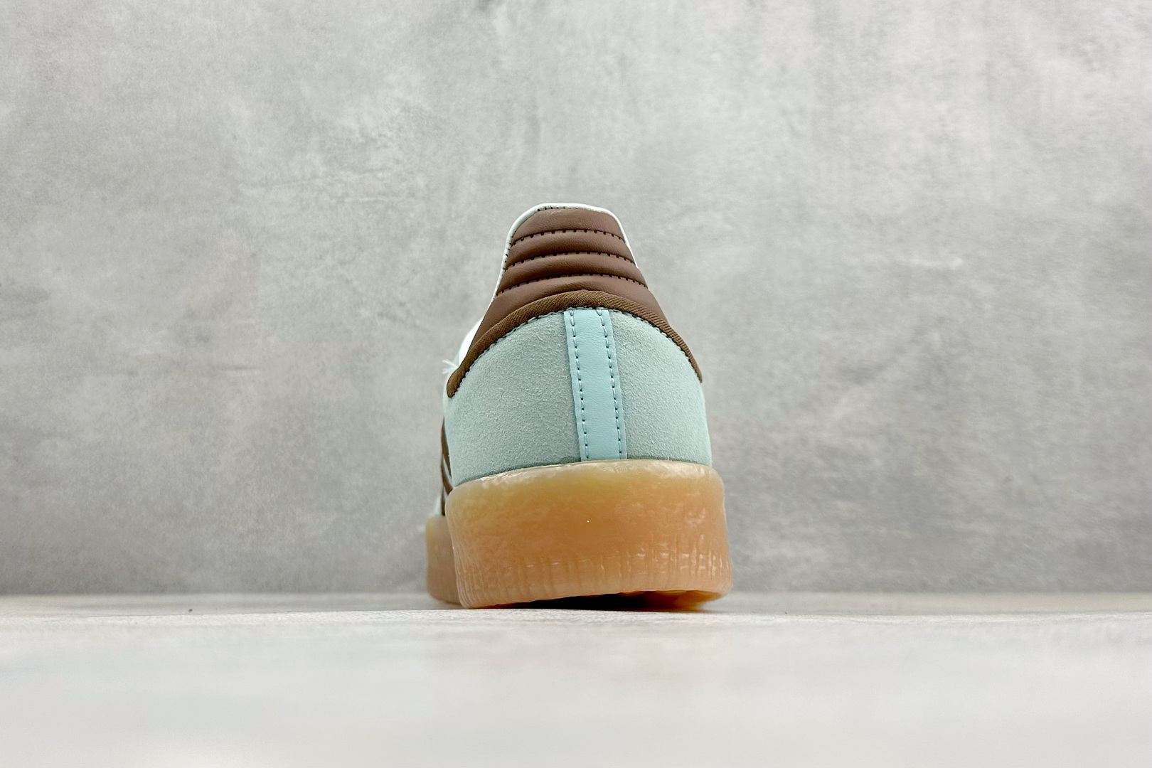 XH版Adidas originals SAMBAE VALENTINE W 百搭单品 复古桑巴板鞋 JH8835 XH版Adidas originals SAMBAE VALENTINE W 百搭单品 复古桑巴板鞋 JH8835