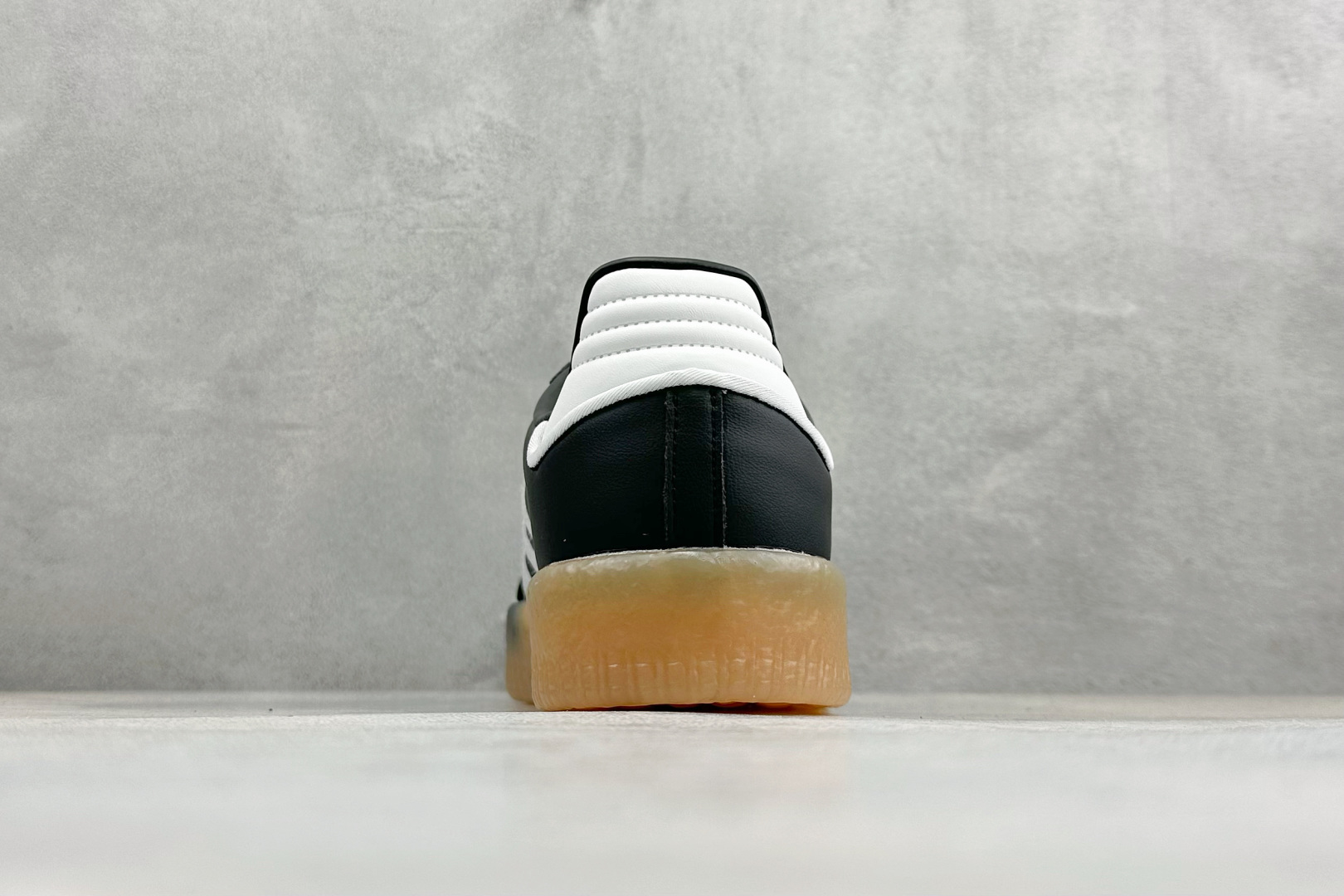 XH版Adidas originals SAMBAE VALENTINE W 百搭单品 复古桑巴板鞋 ID0436 XH版Adidas originals SAMBAE VALENTINE W 百搭单品 复古桑巴板鞋 ID0436