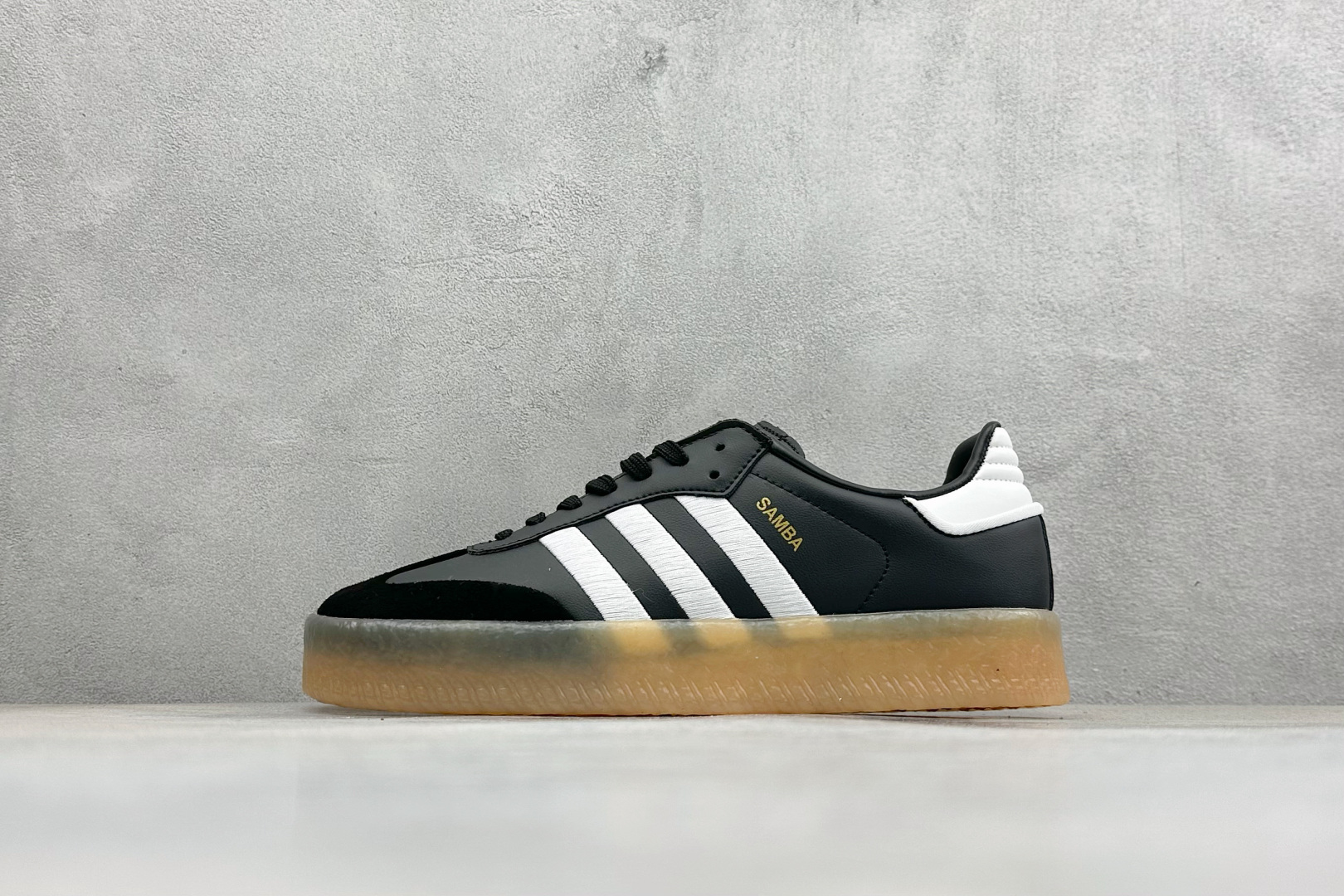 XH版Adidas originals SAMBAE VALENTINE W 百搭单品 复古桑巴板鞋 ID0436 XH版Adidas originals SAMBAE VALENTINE W 百搭单品 复古桑巴板鞋 ID0436