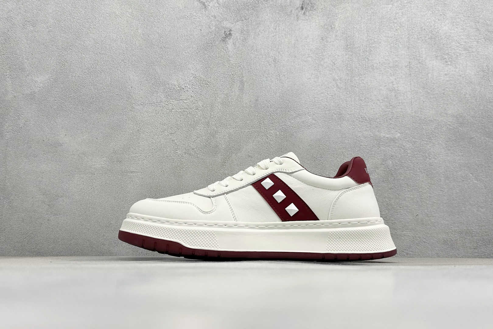 Valentino 华伦天奴 Rockstud untitled 厚底休闲铆钉小白鞋 Valentino 华伦天奴 Rockstud untitled 厚底休闲铆钉小白鞋