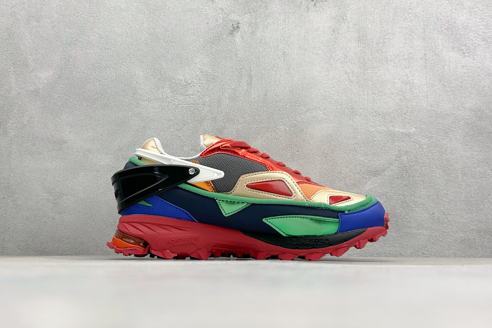 Raf Simons Response Trail 舒适百搭低帮生活休闲鞋 B25937 Raf Simons Response Trail 舒适百搭低帮生活休闲鞋 B25937