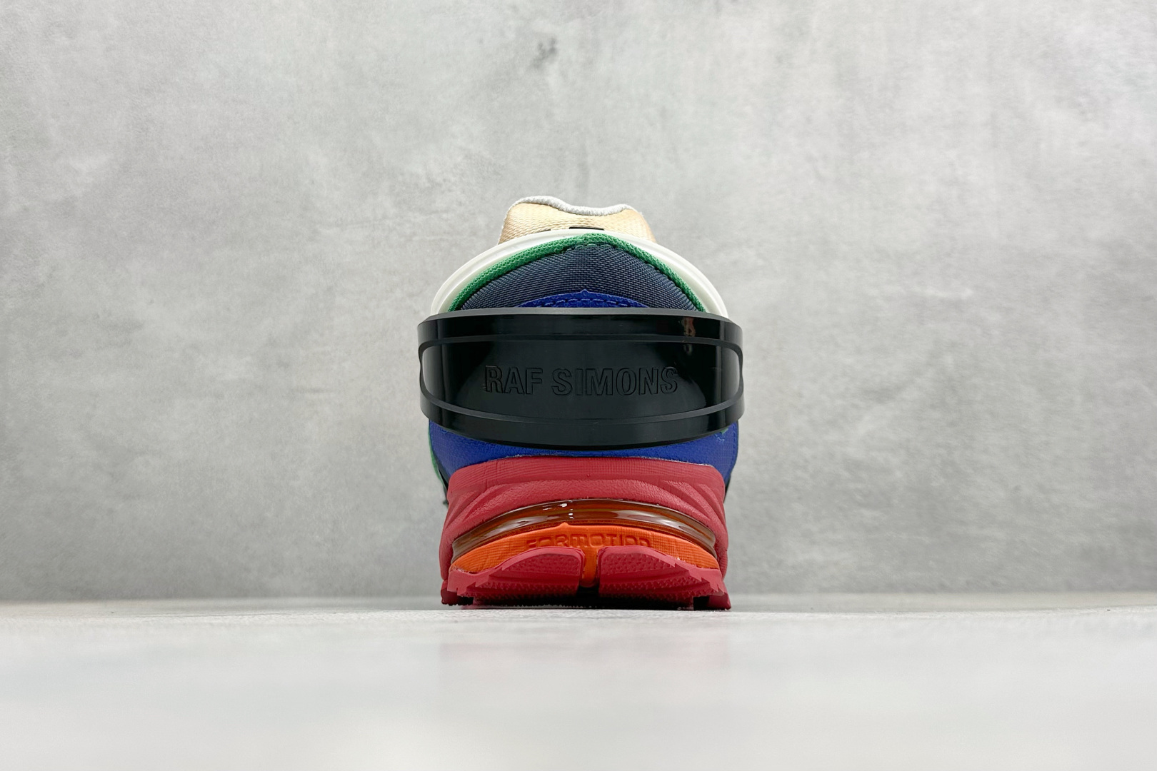 Raf Simons Response Trail 舒适百搭低帮生活休闲鞋 B25937 Raf Simons Response Trail 舒适百搭低帮生活休闲鞋 B25937