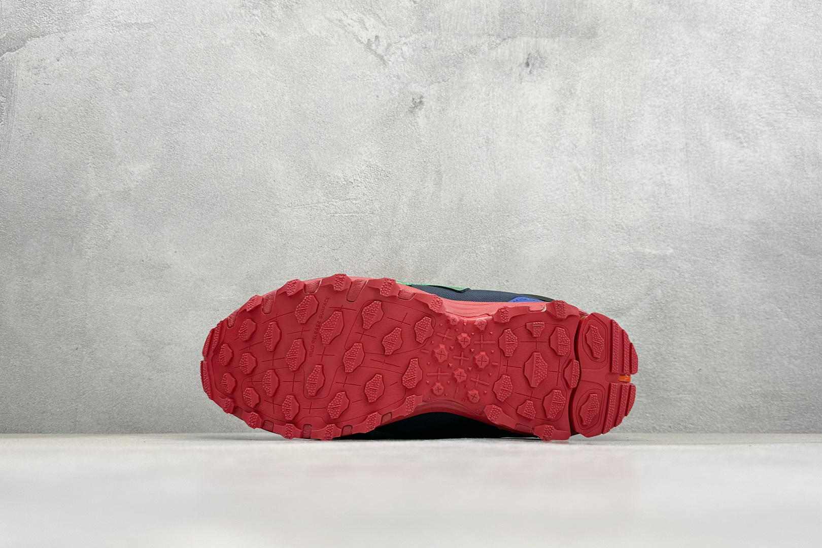 Raf Simons Response Trail 舒适百搭低帮生活休闲鞋 B25937 Raf Simons Response Trail 舒适百搭低帮生活休闲鞋 B25937