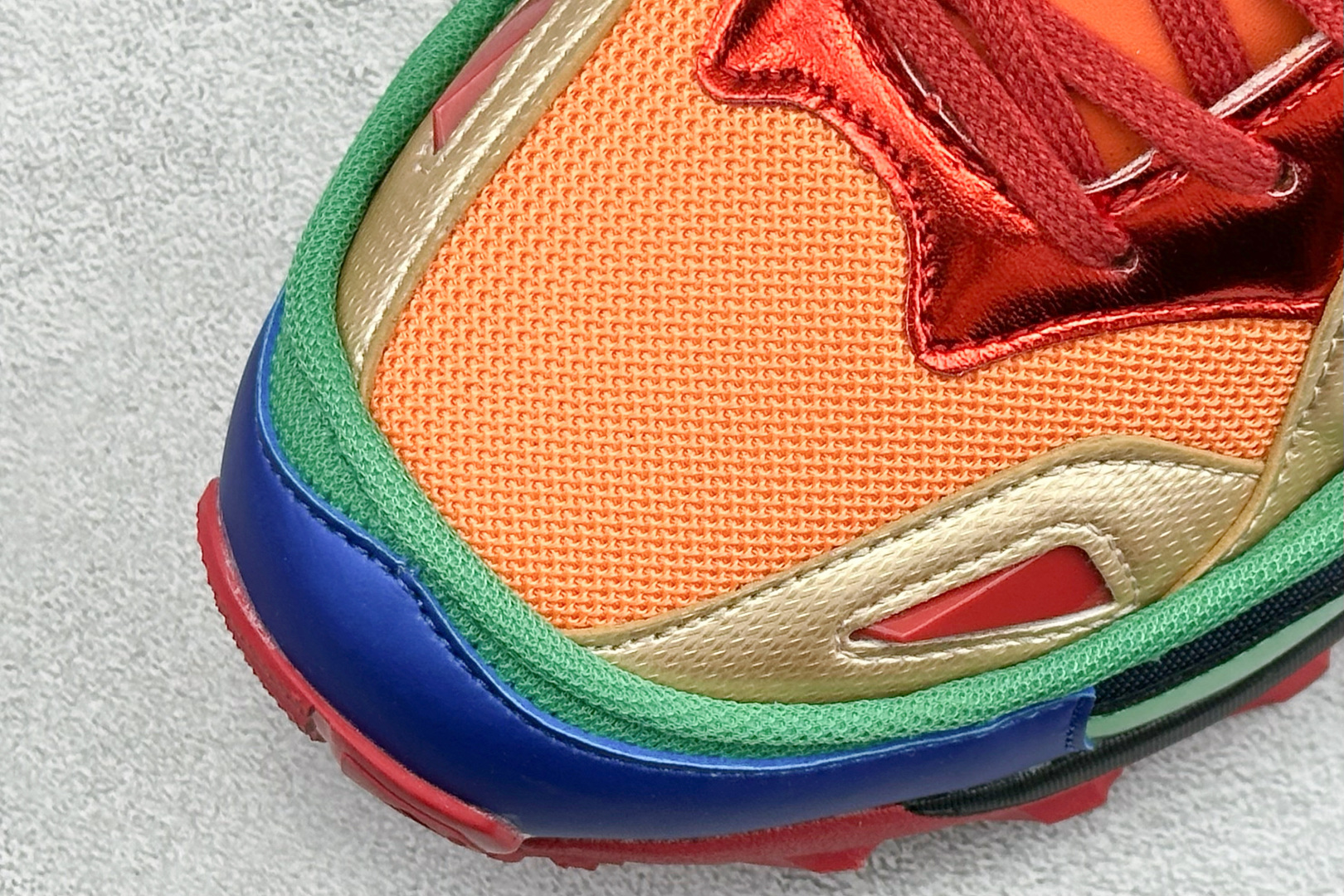 Raf Simons Response Trail 舒适百搭低帮生活休闲鞋 B25937 Raf Simons Response Trail 舒适百搭低帮生活休闲鞋 B25937