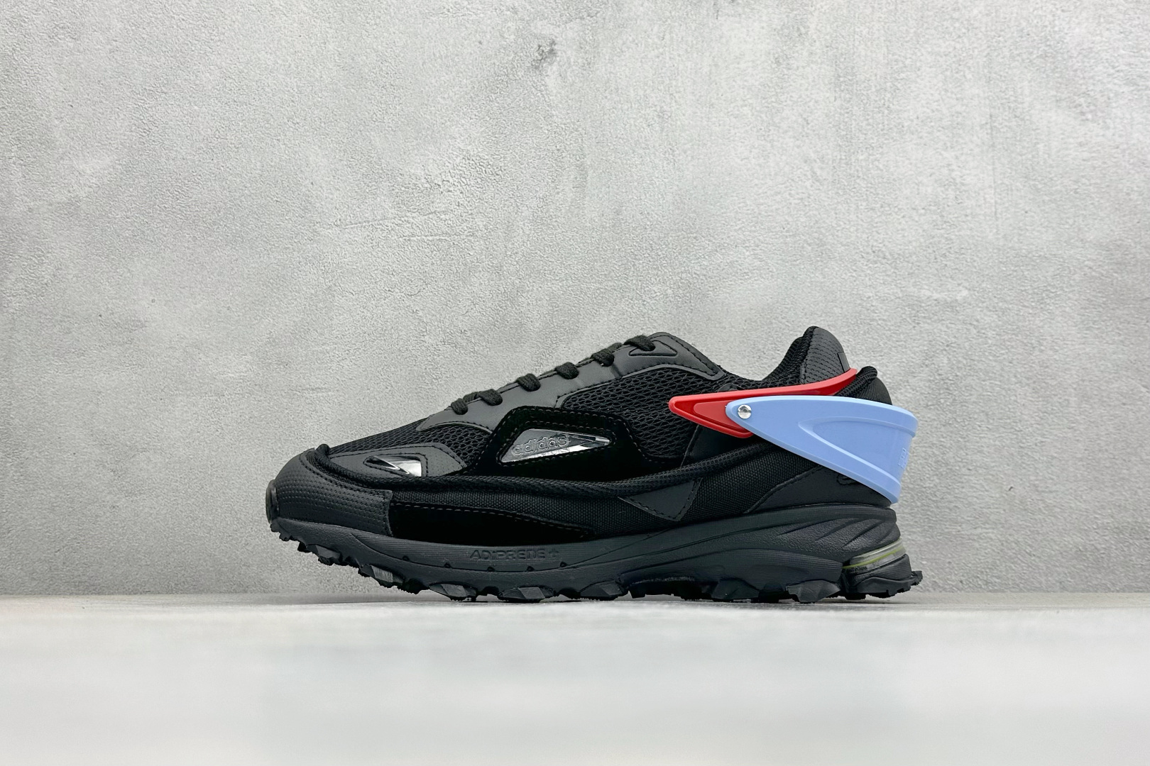 Raf Simons Response Trail 舒适百搭低帮生活休闲鞋 B24109 Raf Simons Response Trail 舒适百搭低帮生活休闲鞋 B24109