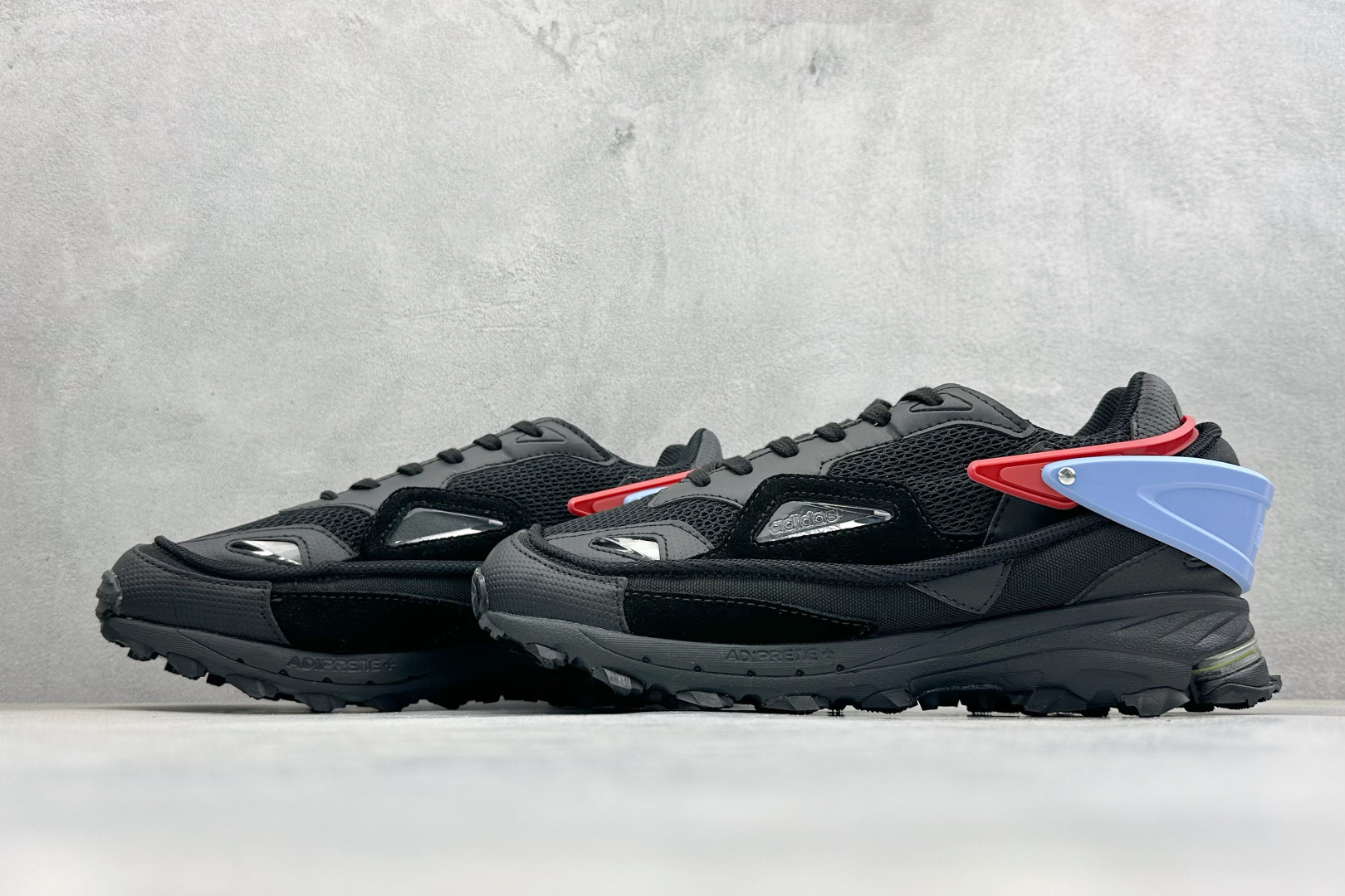 Raf Simons Response Trail 舒适百搭低帮生活休闲鞋 B24109 Raf Simons Response Trail 舒适百搭低帮生活休闲鞋 B24109