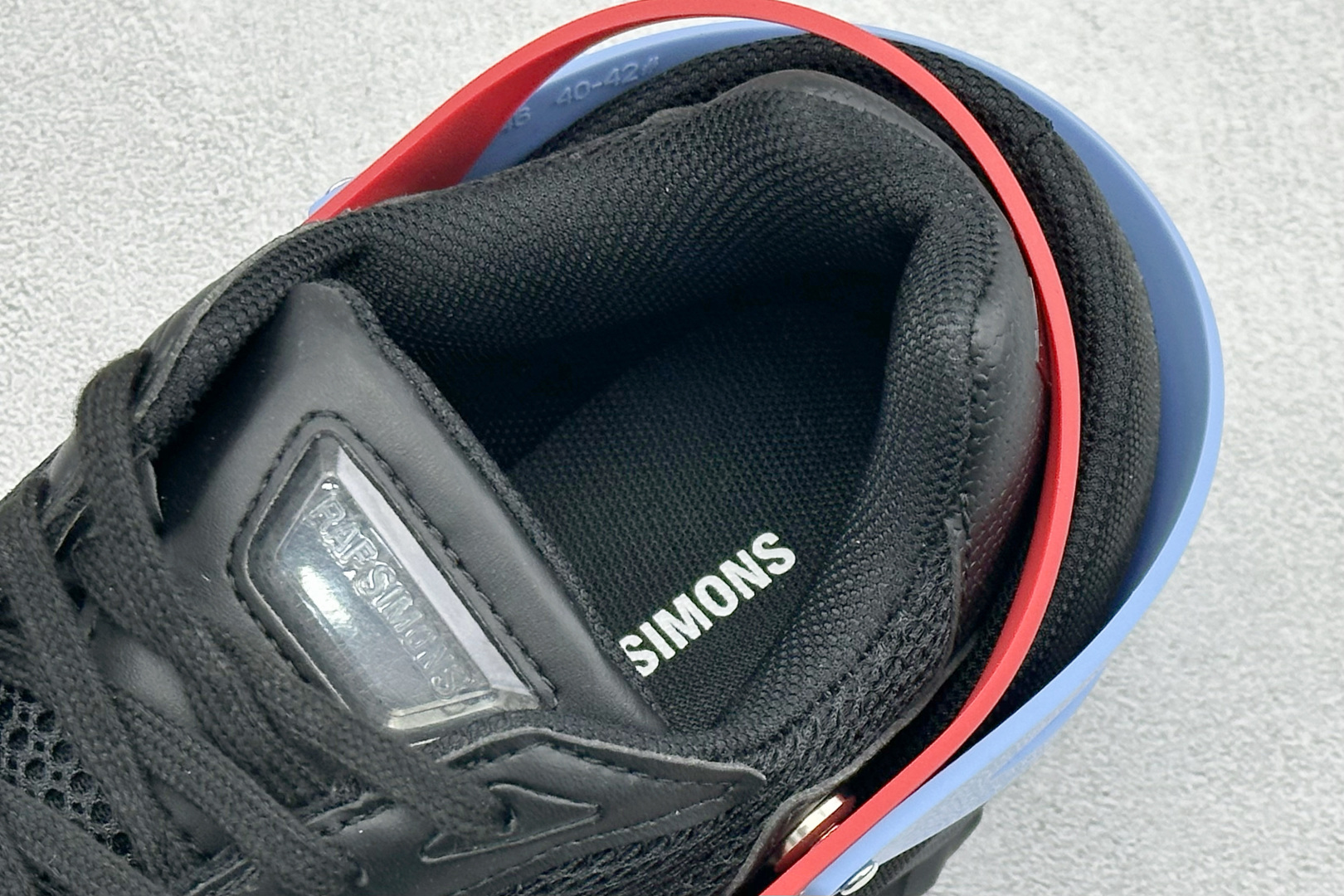 Raf Simons Response Trail 舒适百搭低帮生活休闲鞋 B24109 Raf Simons Response Trail 舒适百搭低帮生活休闲鞋 B24109