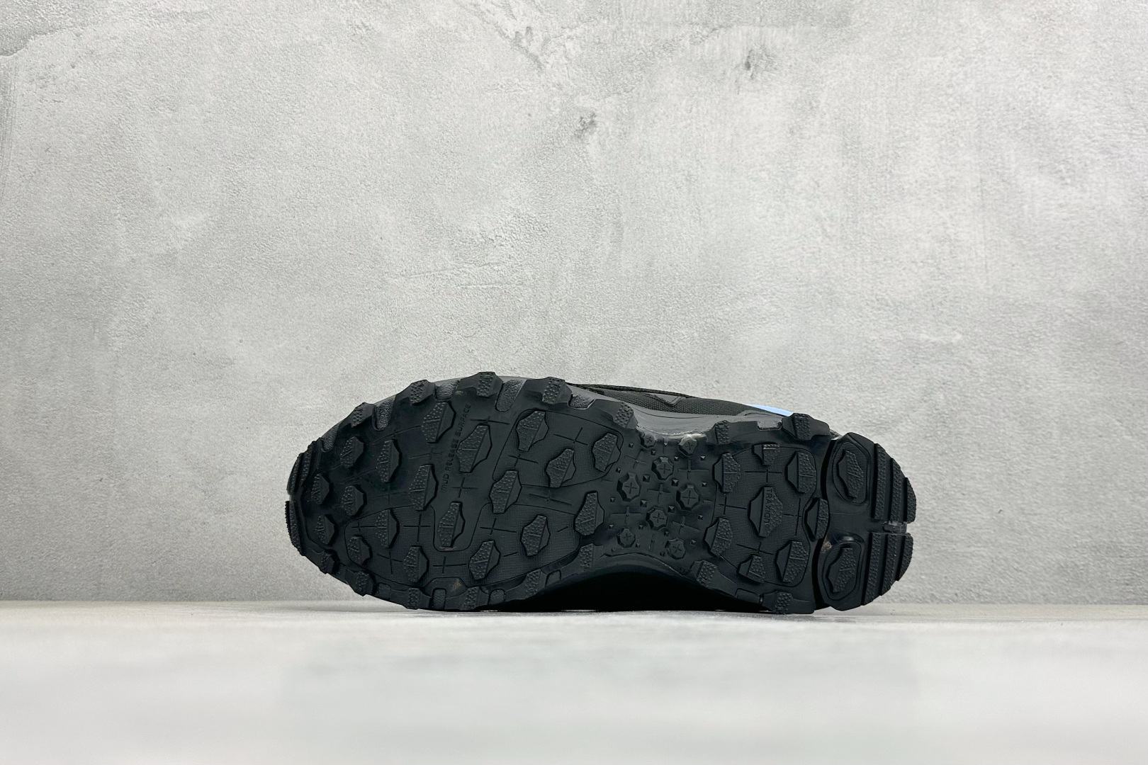Raf Simons Response Trail 舒适百搭低帮生活休闲鞋 B24109 Raf Simons Response Trail 舒适百搭低帮生活休闲鞋 B24109