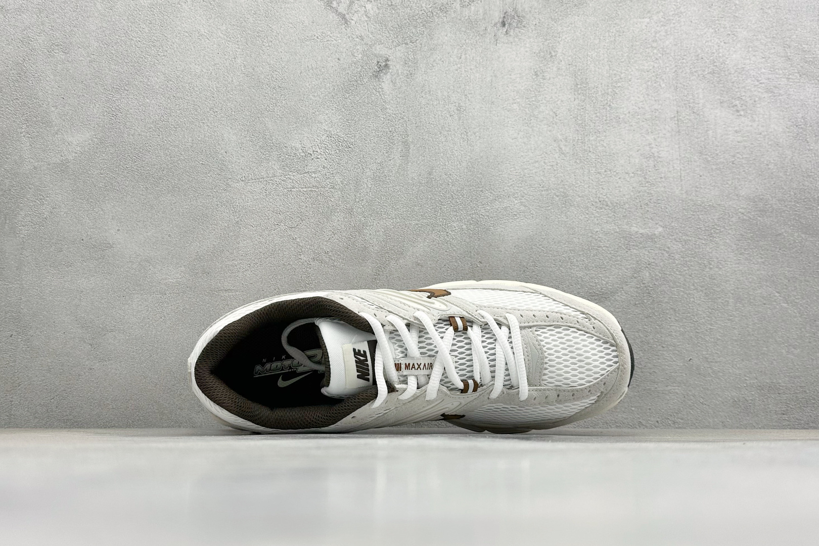 Nike Air Max Moto 2K 耐克新款复古气垫跑步鞋 IQ4924-003