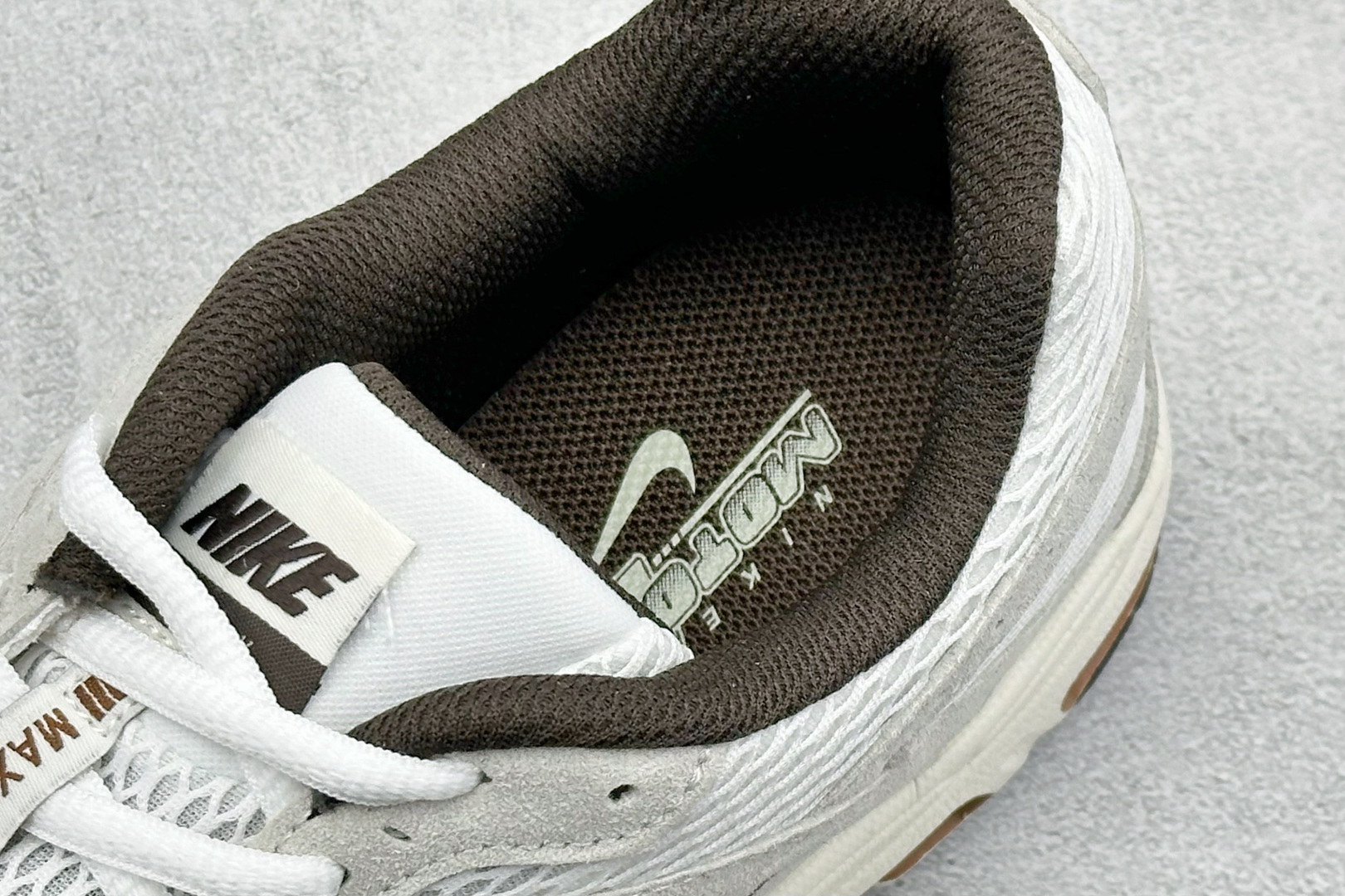 Nike Air Max Moto 2K 耐克新款复古气垫跑步鞋 IQ4924-003