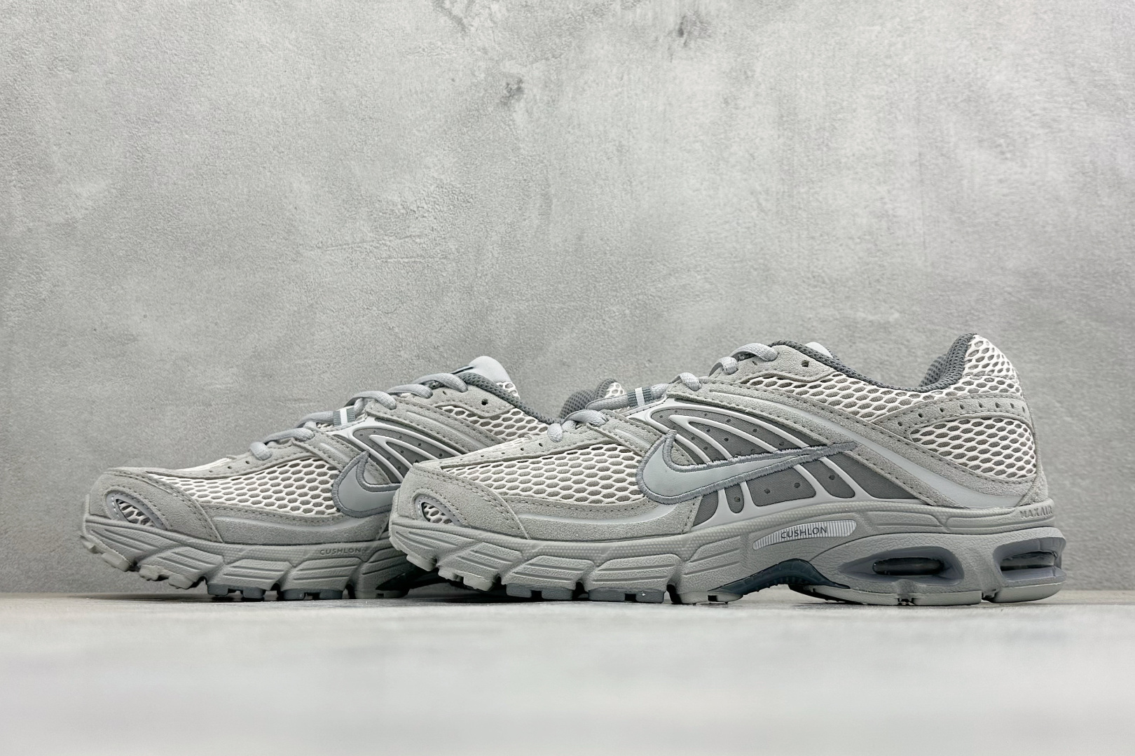 Nike Air Max Moto 2K 耐克新款复古气垫跑步鞋 IQ4924-001