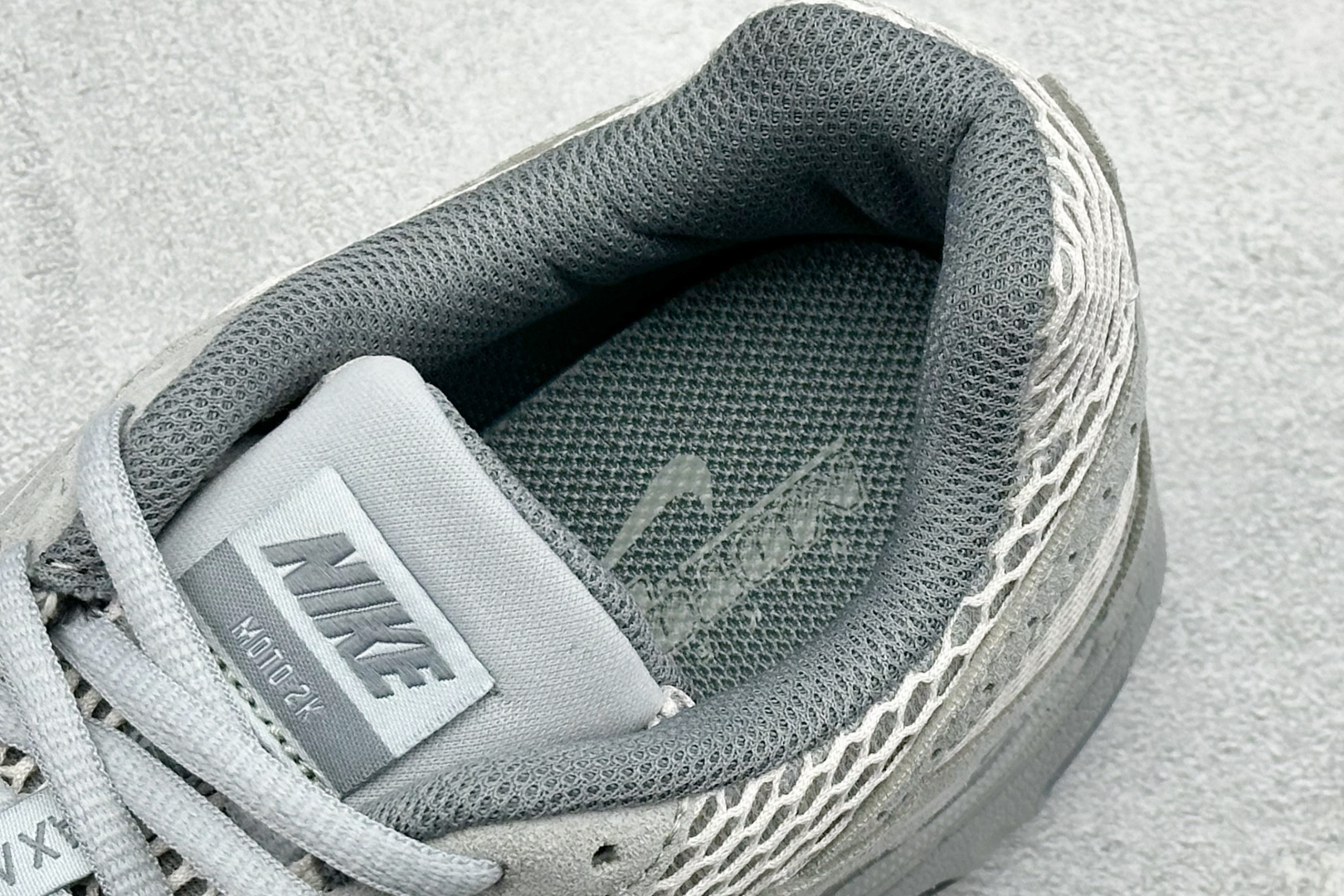 Nike Air Max Moto 2K 耐克新款复古气垫跑步鞋 IQ4924-001