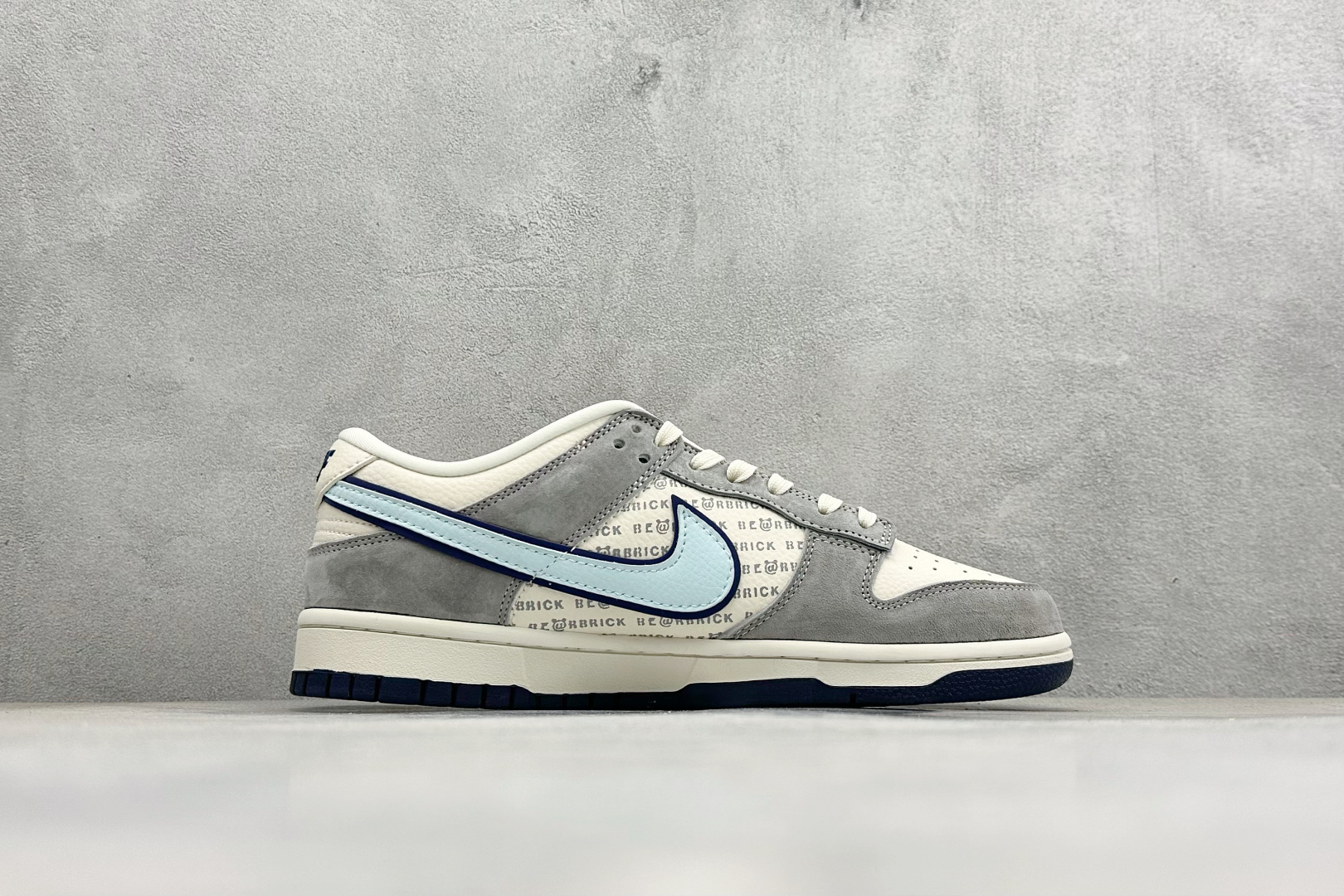 「暴力熊×Nike Dunk Low 联名款」 把潮玩灵魂穿在脚上 TX1688-002 「暴力熊×Nike Dunk Low 联名款」 把潮玩灵魂穿在脚上 TX1688-002