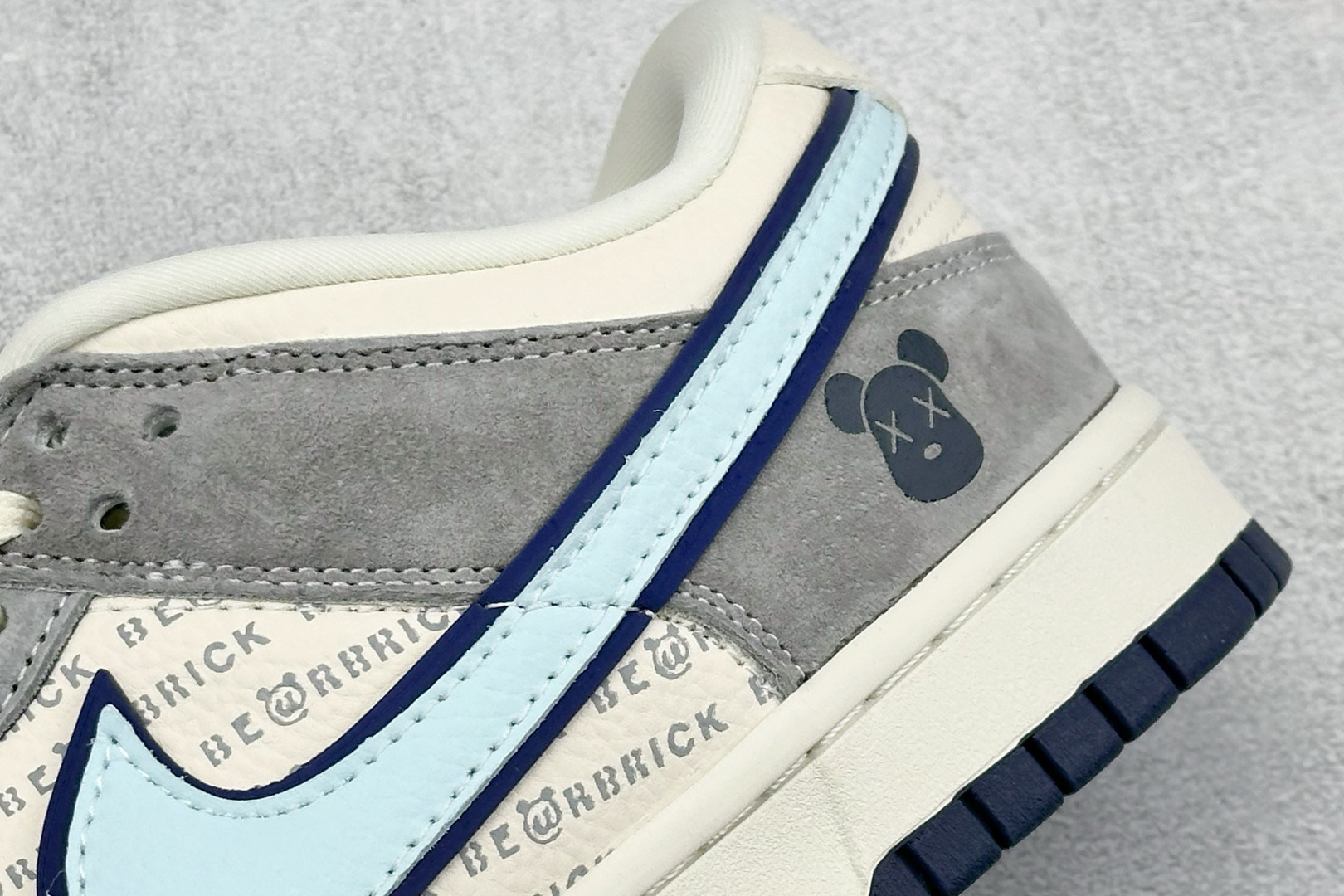 「暴力熊×Nike Dunk Low 联名款」 把潮玩灵魂穿在脚上 TX1688-002 「暴力熊×Nike Dunk Low 联名款」 把潮玩灵魂穿在脚上 TX1688-002