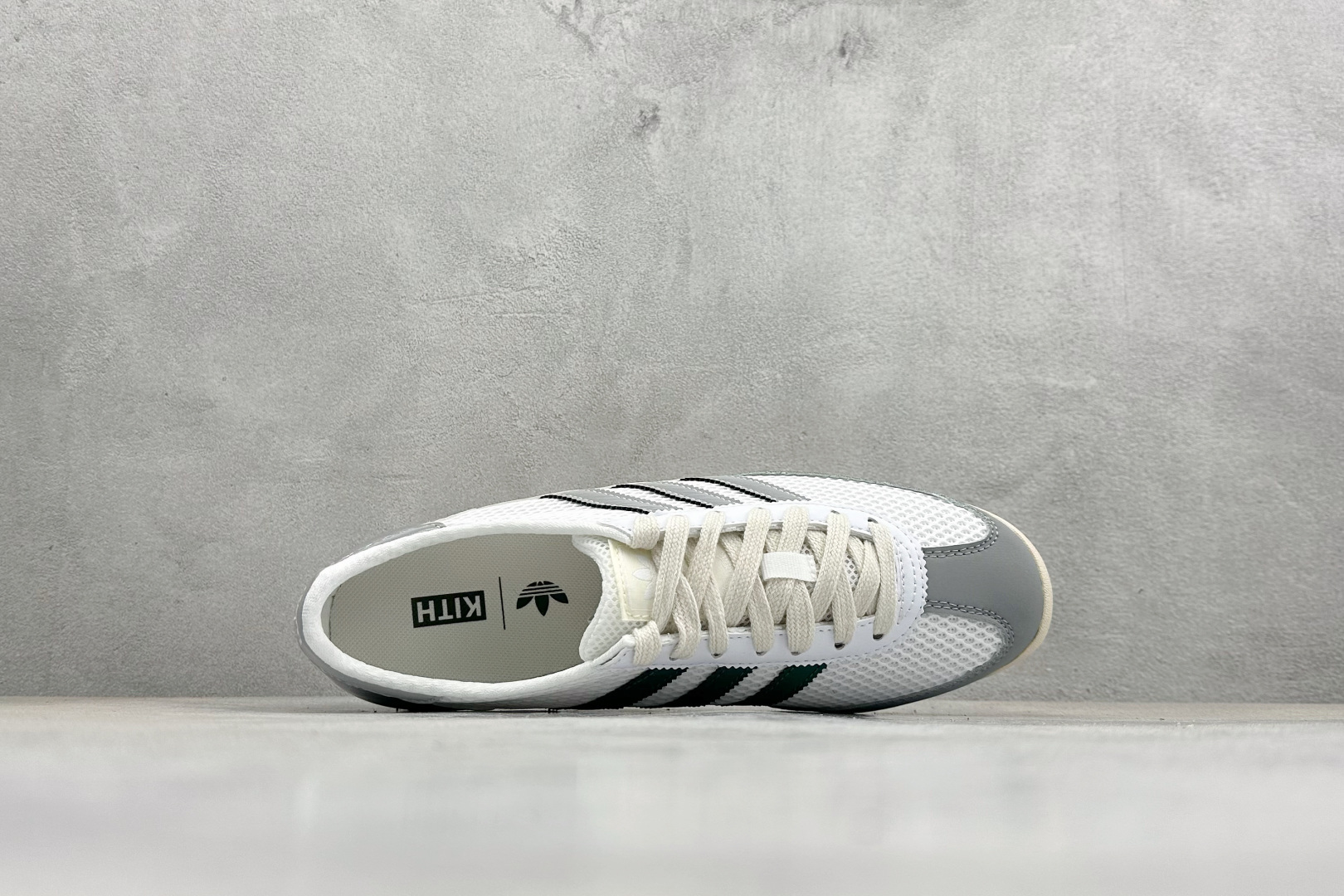终端放店 ML版AD Originals SL 72 RS 休闲防滑耐磨低帮板鞋 经典低帮设计和橡胶外底,采用舒爽尼龙鞋 终端放店 ML版AD Originals SL 72 RS 休闲防滑耐磨低帮板鞋 经典低帮设计和橡胶外底,采用舒爽尼龙鞋