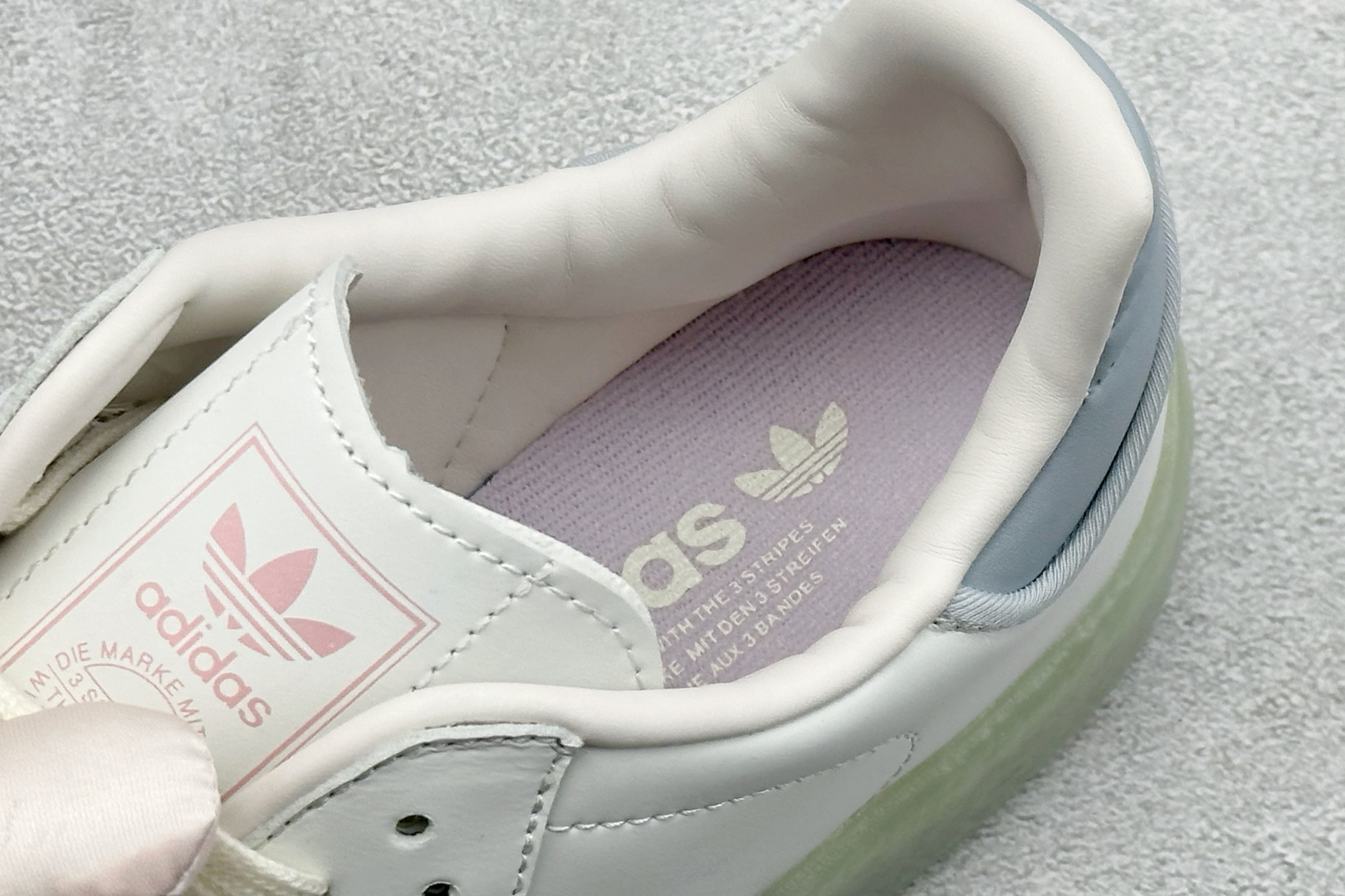 XH版Adidas originals SAMBAE VALENTINE W 百搭单品 复古桑巴板鞋 JR3335 XH版Adidas originals SAMBAE VALENTINE W 百搭单品 复古桑巴板鞋 JR3335
