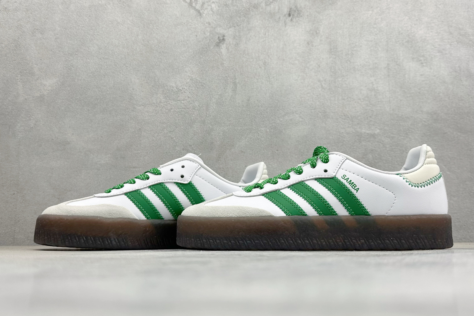 XH版Adidas originals SAMBAE VALENTINE W 百搭单品 复古桑巴板鞋 IE9105 XH版Adidas originals SAMBAE VALENTINE W 百搭单品 复古桑巴板鞋 IE9105