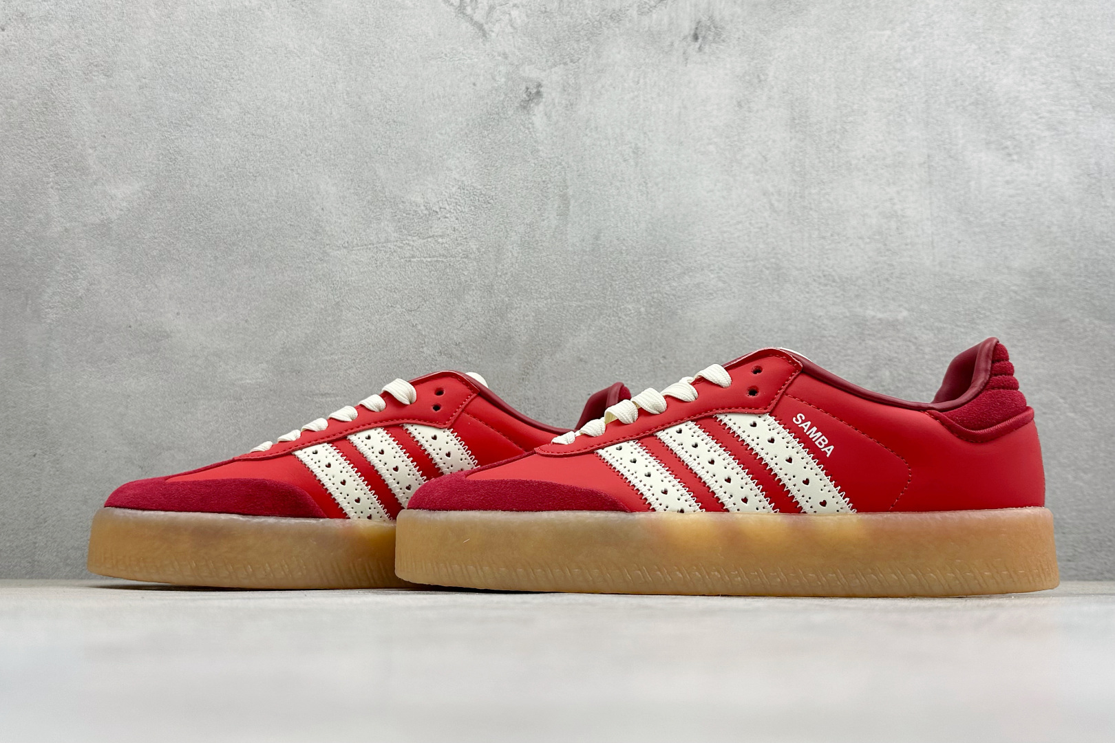 XH版Adidas originals SAMBAE VALENTINE W 百搭单品 复古桑巴板鞋 JH7287 XH版Adidas originals SAMBAE VALENTINE W 百搭单品 复古桑巴板鞋 JH7287