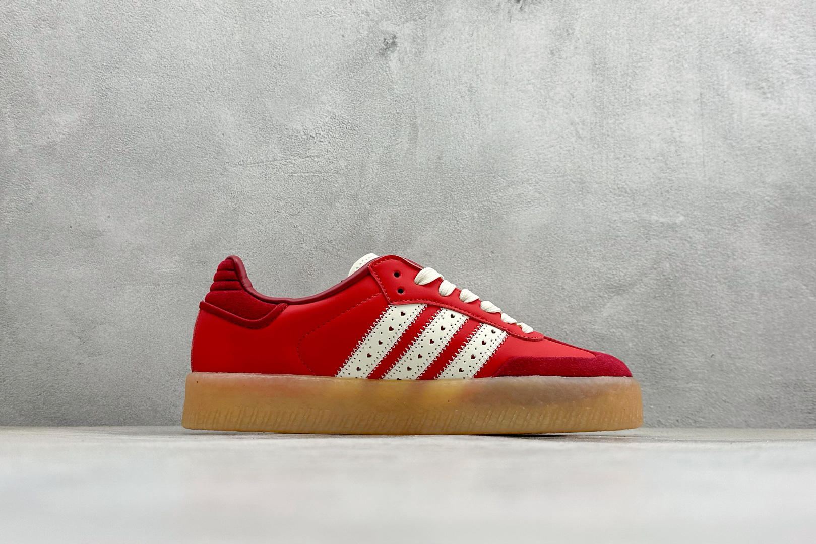 XH版Adidas originals SAMBAE VALENTINE W 百搭单品 复古桑巴板鞋 JH7287 XH版Adidas originals SAMBAE VALENTINE W 百搭单品 复古桑巴板鞋 JH7287
