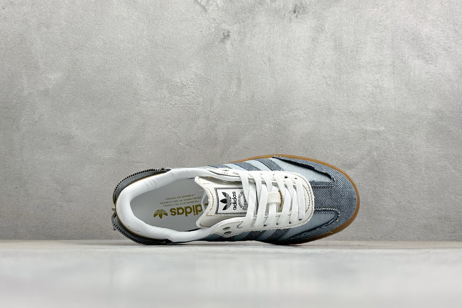 XH版Adidas originals SAMBAE VALENTINE W 百搭单品 复古桑巴板鞋 II0001 XH版Adidas originals SAMBAE VALENTINE W 百搭单品 复古桑巴板鞋 II0001