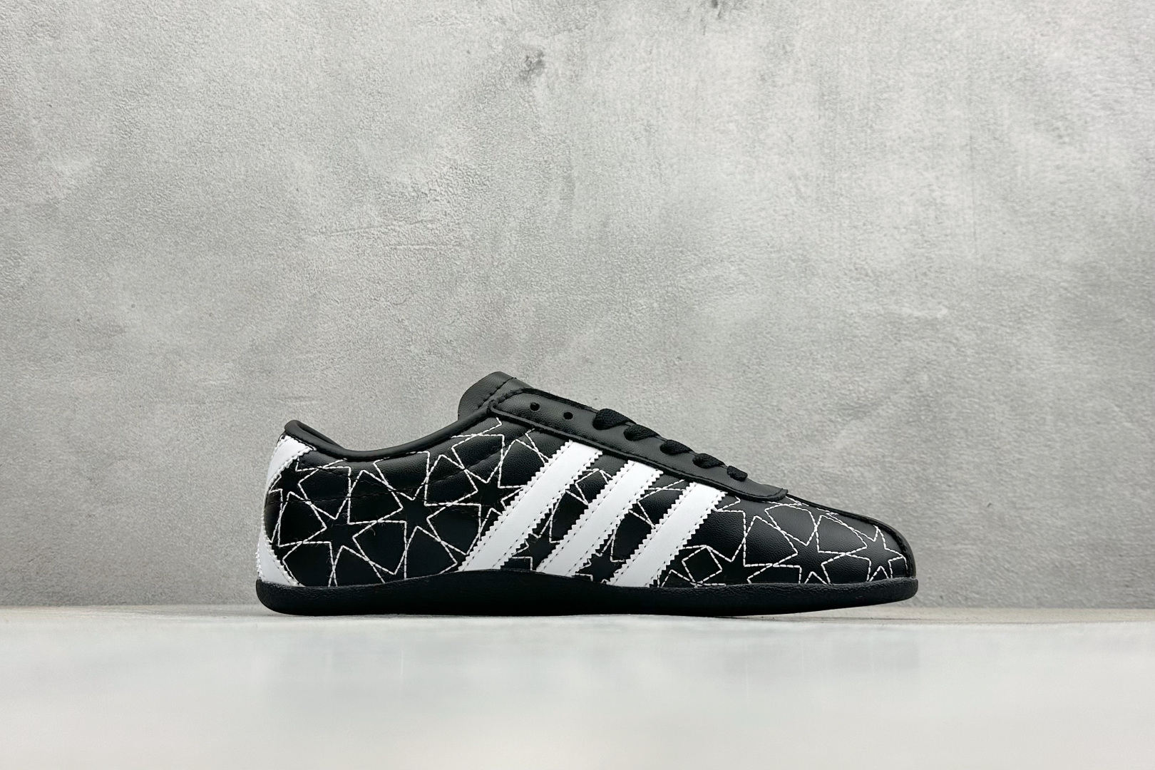 Adidas Originals Gazelle Indoor ‘DIY‘定制 复古休闲百搭低帮板鞋 IH6639 Adidas Originals Gazelle Indoor ‘DIY‘定制 复古休闲百搭低帮板鞋 IH6639