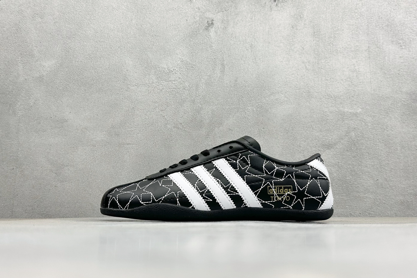 Adidas Originals Gazelle Indoor ‘DIY‘定制 复古休闲百搭低帮板鞋 IH6639 Adidas Originals Gazelle Indoor ‘DIY‘定制 复古休闲百搭低帮板鞋 IH6639