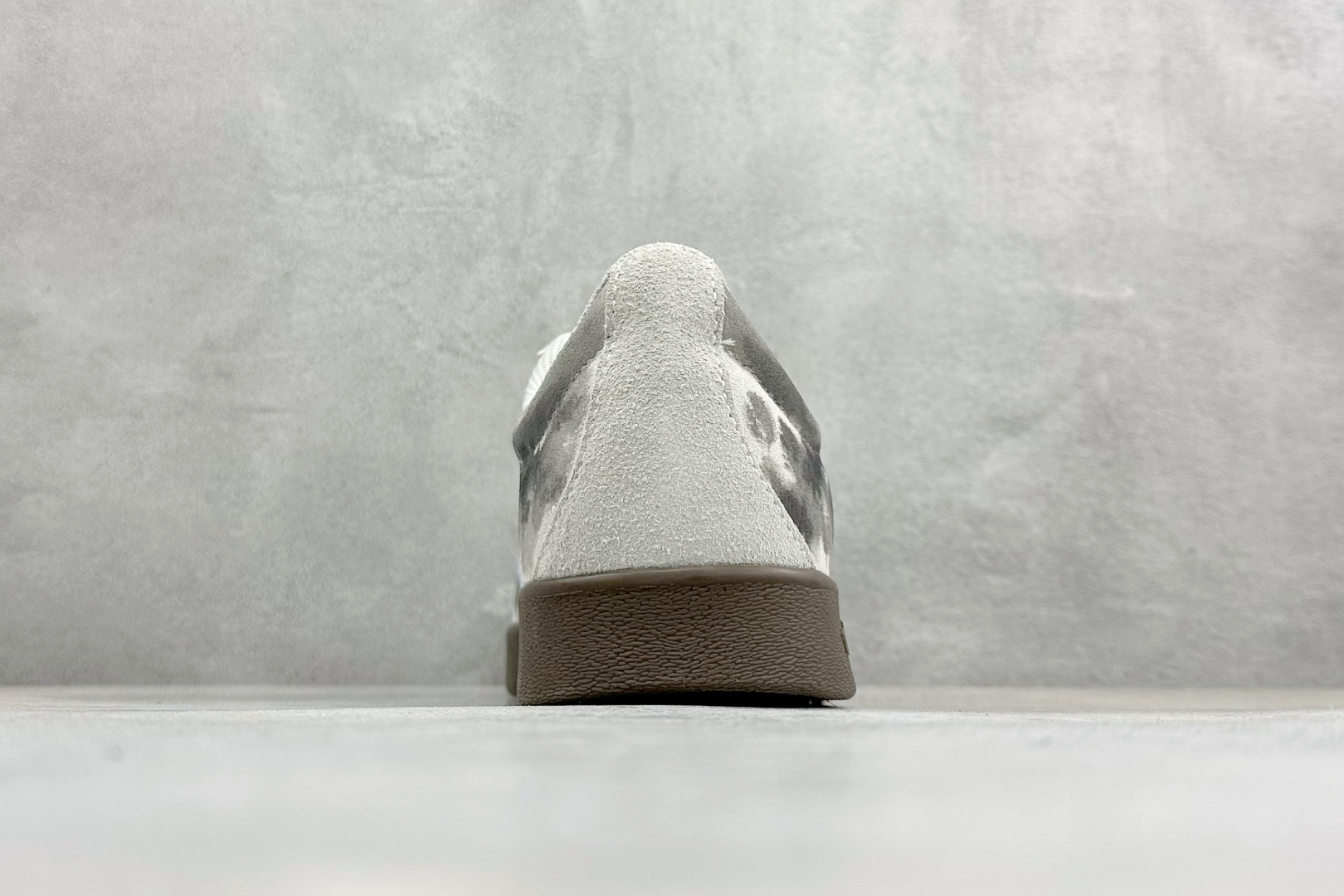 Adidas VI Court CLASSIC DIY手绘涂鸦 三叶草休闲复古运动板鞋 HQ1802 Adidas VI Court CLASSIC DIY手绘涂鸦 三叶草休闲复古运动板鞋 HQ1802