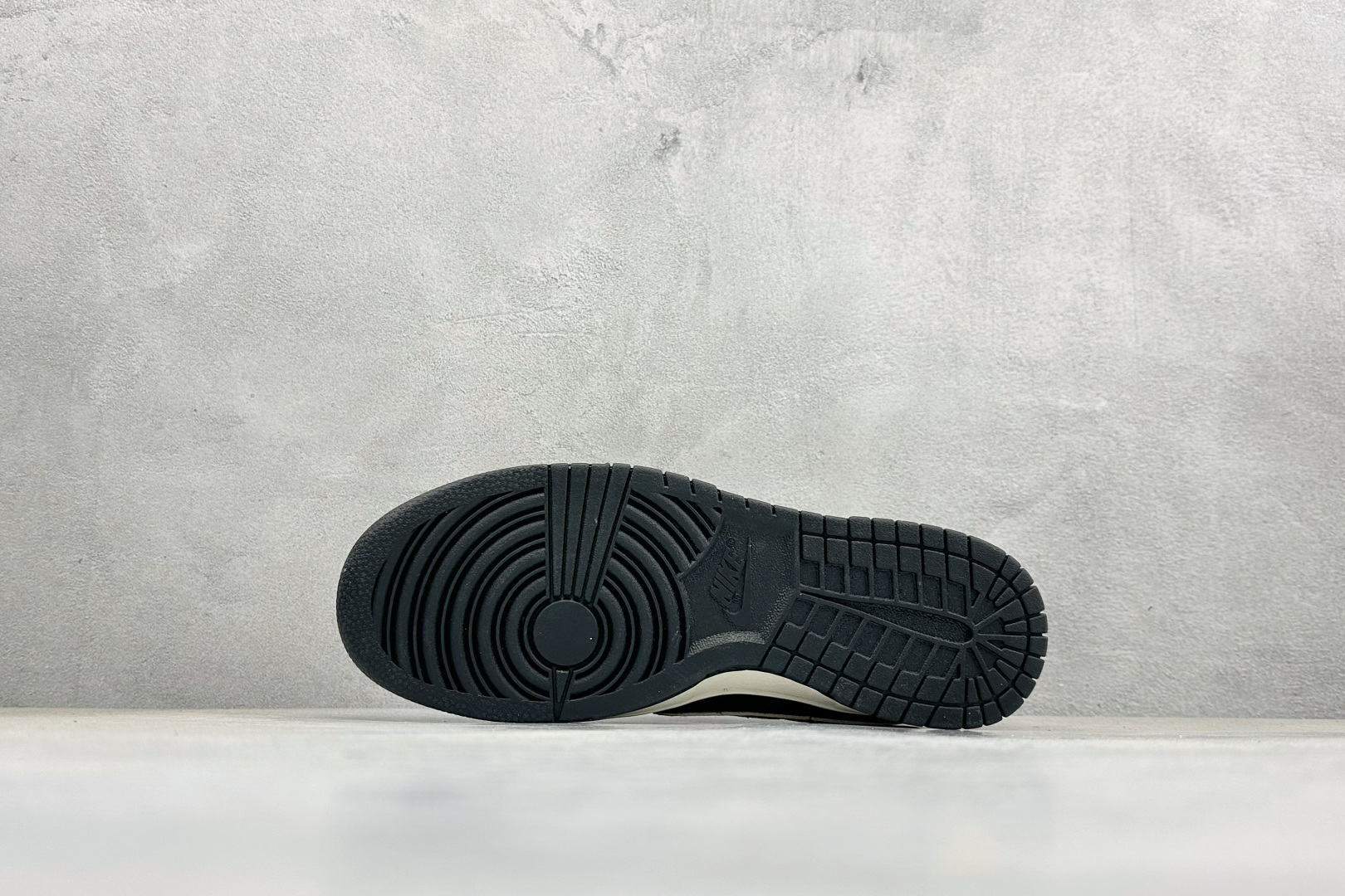 Nike SB Dunk Low 斯图西联名 高端定制 低帮休闲板鞋 TX1688-003 Nike SB Dunk Low 斯图西联名 高端定制 低帮休闲板鞋 TX1688-003