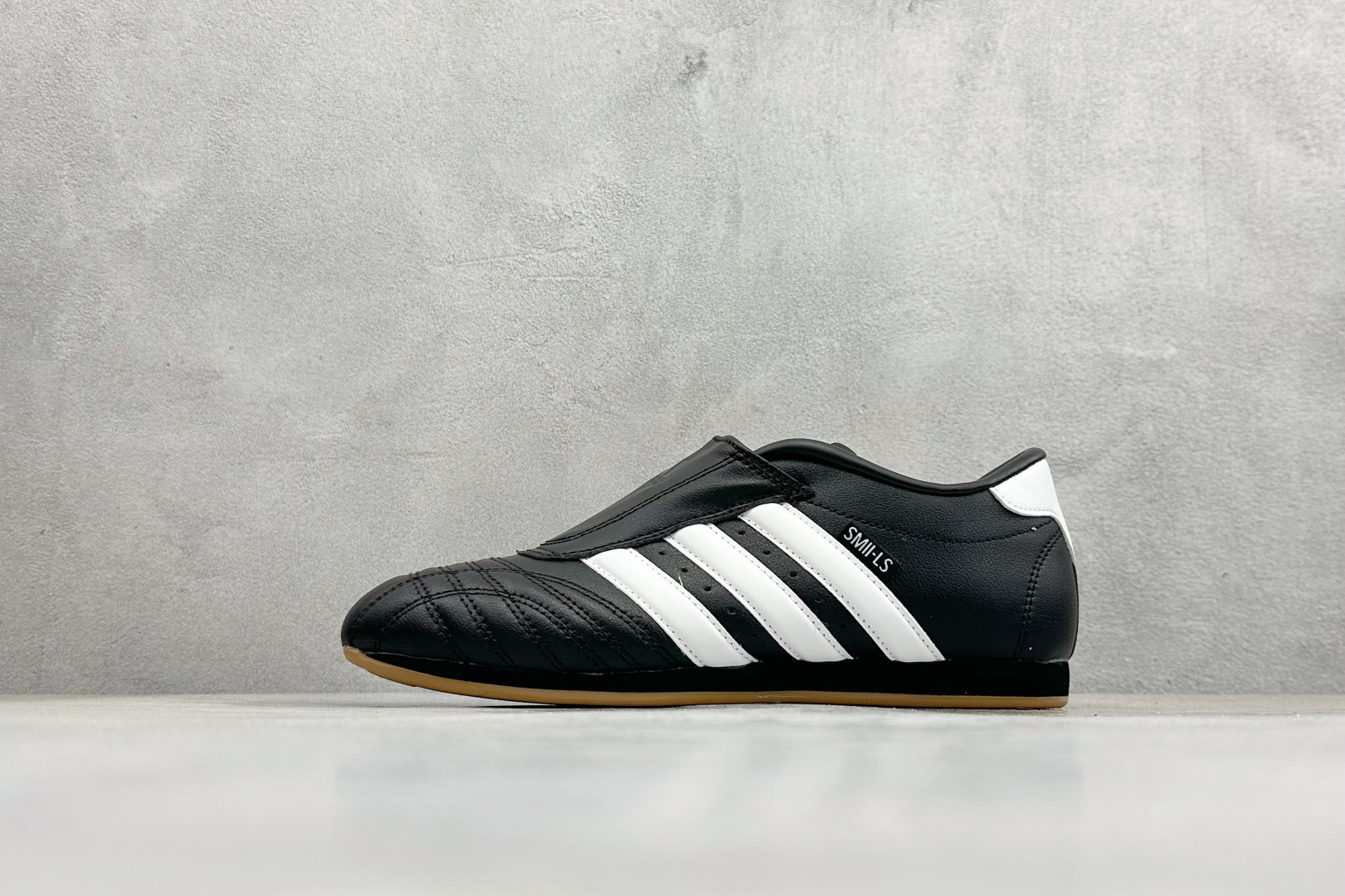 XH版Adidas originals Taekwondo Low 跆拳道系列 经典复古薄底训练慢跑鞋 JQ4475 XH版Adidas originals Taekwondo Low 跆拳道系列 经典复古薄底训练慢跑鞋 JQ4475