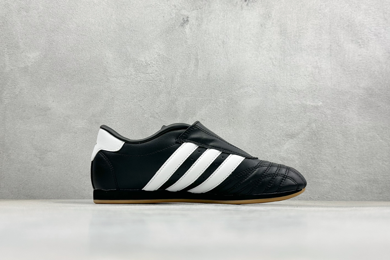 XH版Adidas originals Taekwondo Low 跆拳道系列 经典复古薄底训练慢跑鞋 JQ4475 XH版Adidas originals Taekwondo Low 跆拳道系列 经典复古薄底训练慢跑鞋 JQ4475
