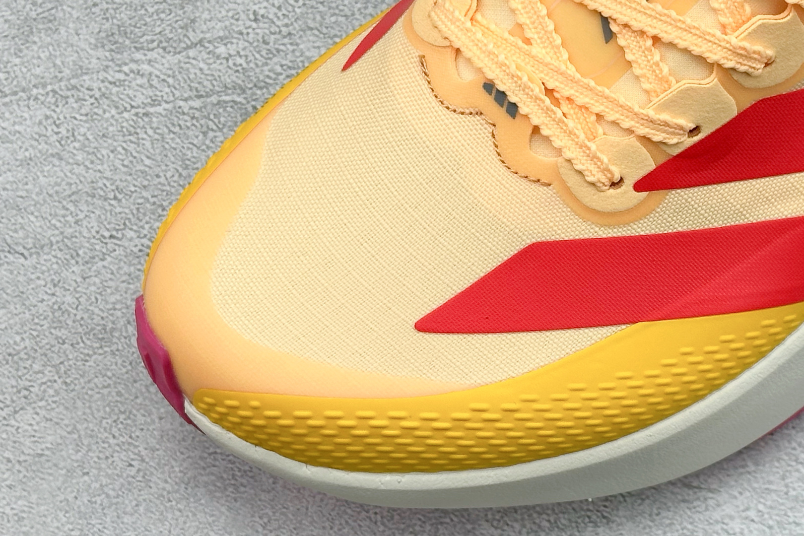 TY版AD ADIZERO EVO SL ATR 阿迪超轻透气缓震跑鞋 KK0566 TY版AD ADIZERO EVO SL ATR 阿迪超轻透气缓震跑鞋 KK0566