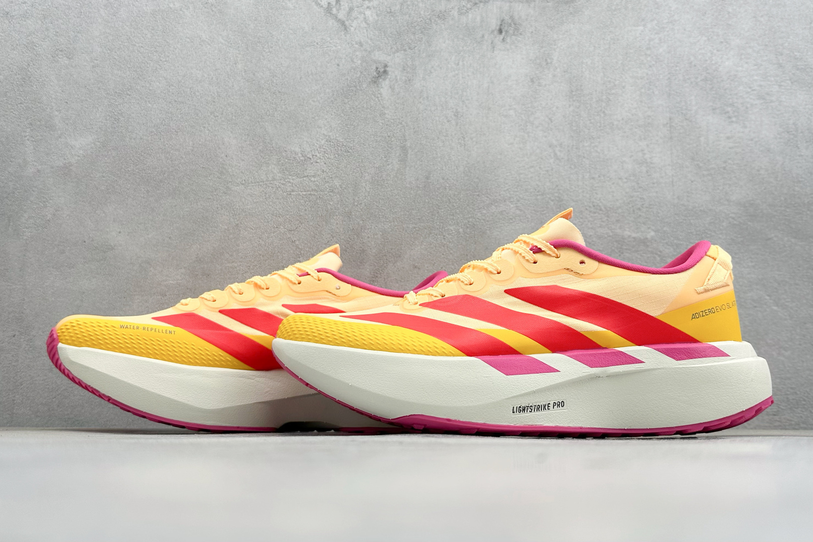 TY版AD ADIZERO EVO SL ATR 阿迪超轻透气缓震跑鞋 KK0566 TY版AD ADIZERO EVO SL ATR 阿迪超轻透气缓震跑鞋 KK0566
